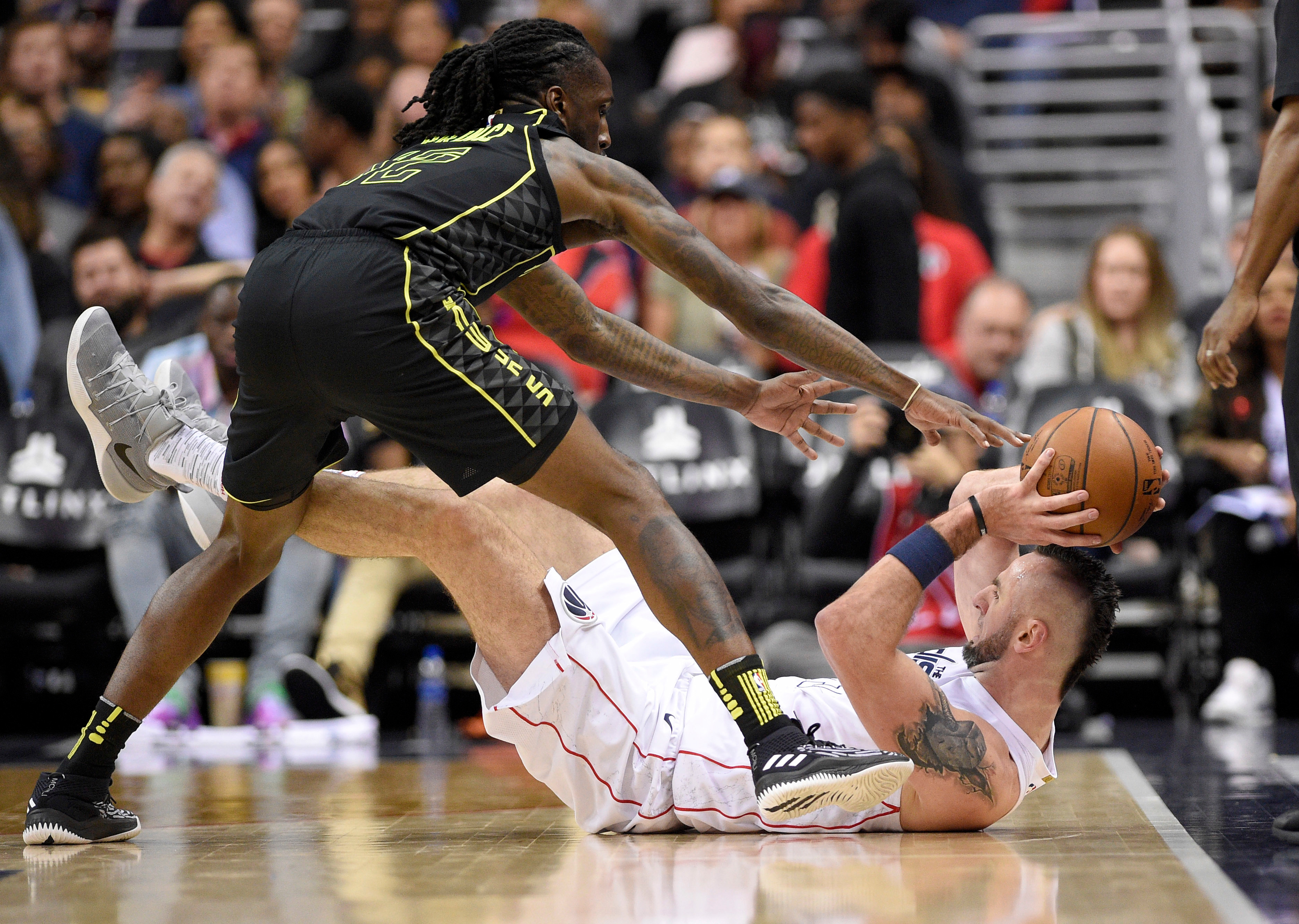 Prince scores 23, Hawks hand Wizards fourth straight loss