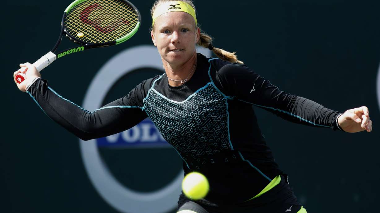 Bertens powers past Goerges to win Charleston title