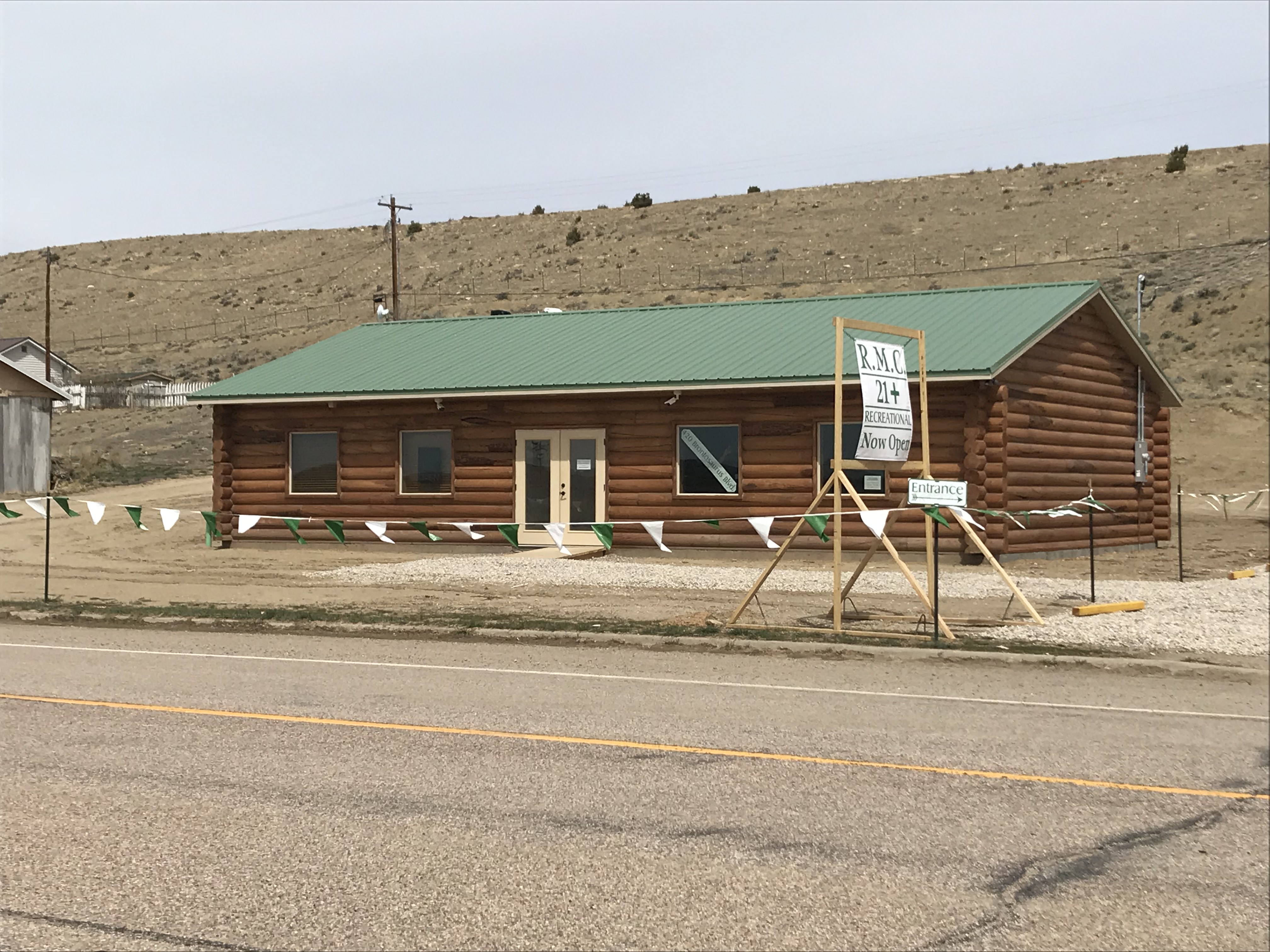 Utah officials concerned about recreational marijuana shop 3 miles from border