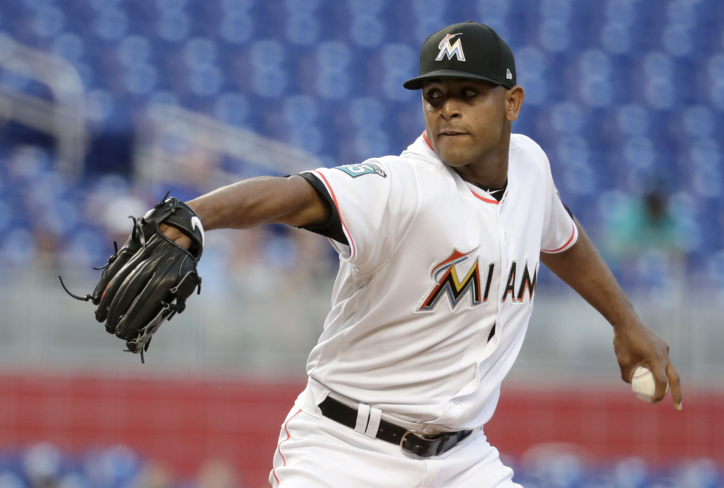 Mets rally to beat Marlins 4-1 for 8th straight win