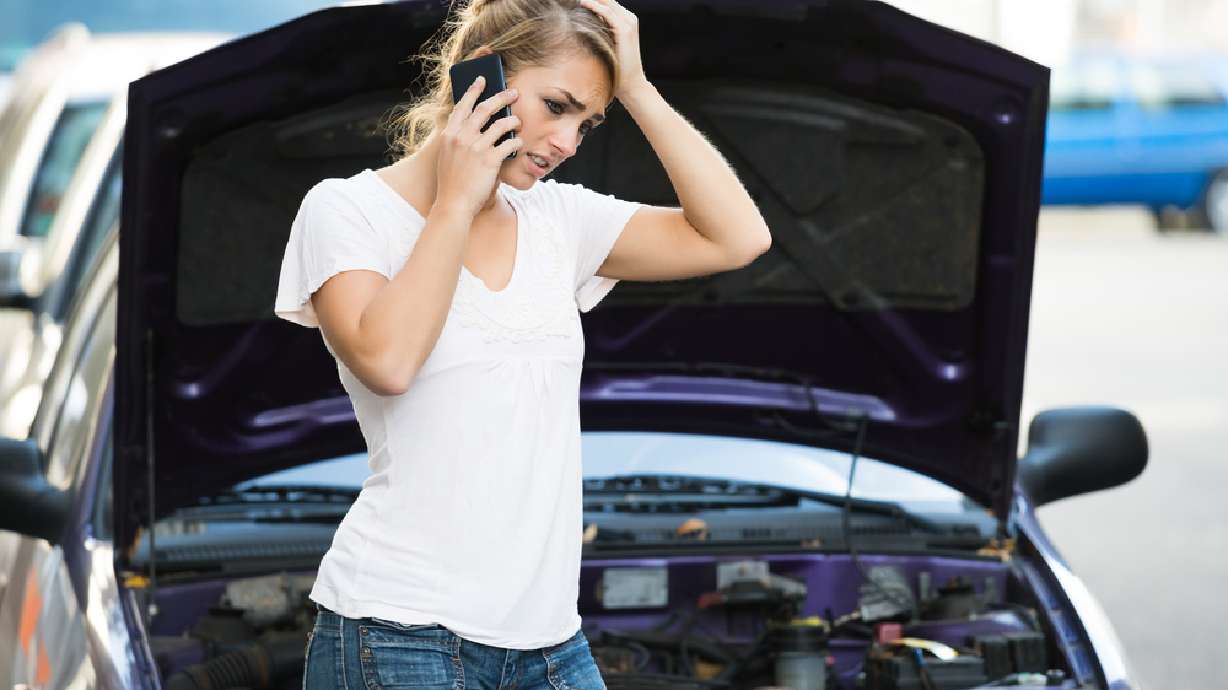 5 signs you need to take your car to a mechanic right away