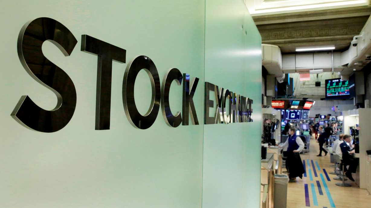 Markets Right Now: Stocks close lower, weighed down by banks