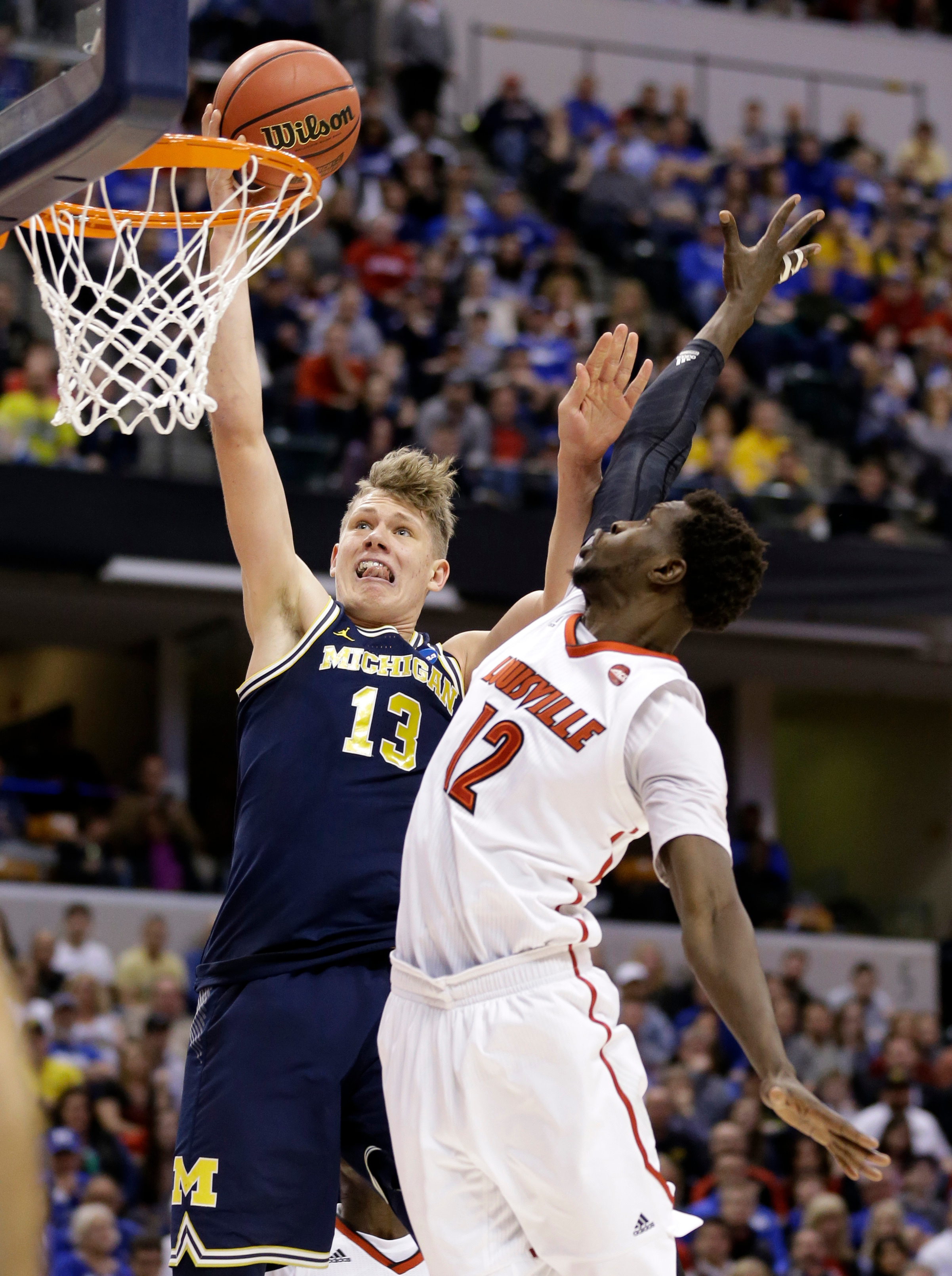 Michigan's Moe Wagner enters NBA draft, skips senior season