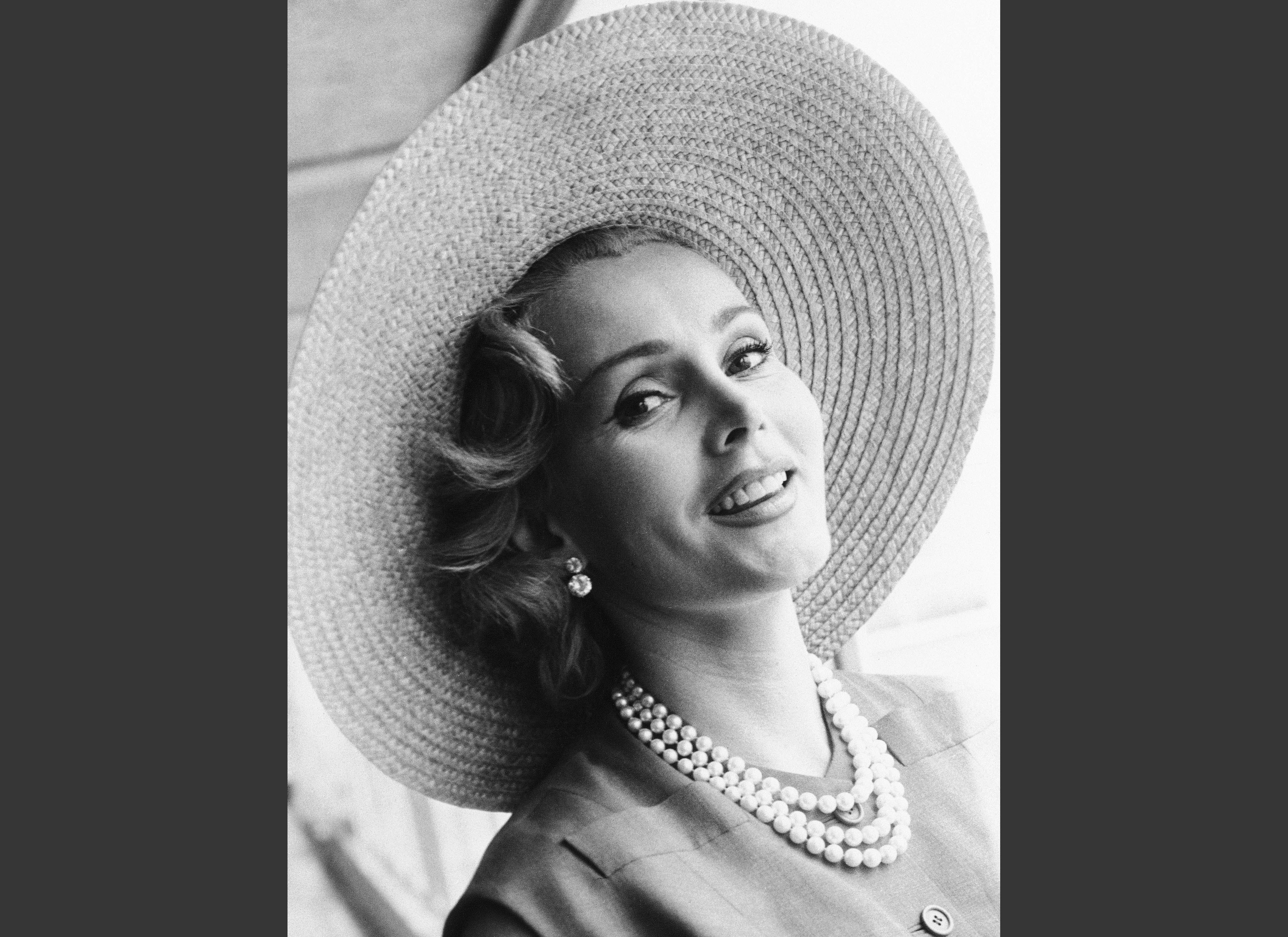 Auction of Zsa Zsa Gabor's personal items earns $909,000