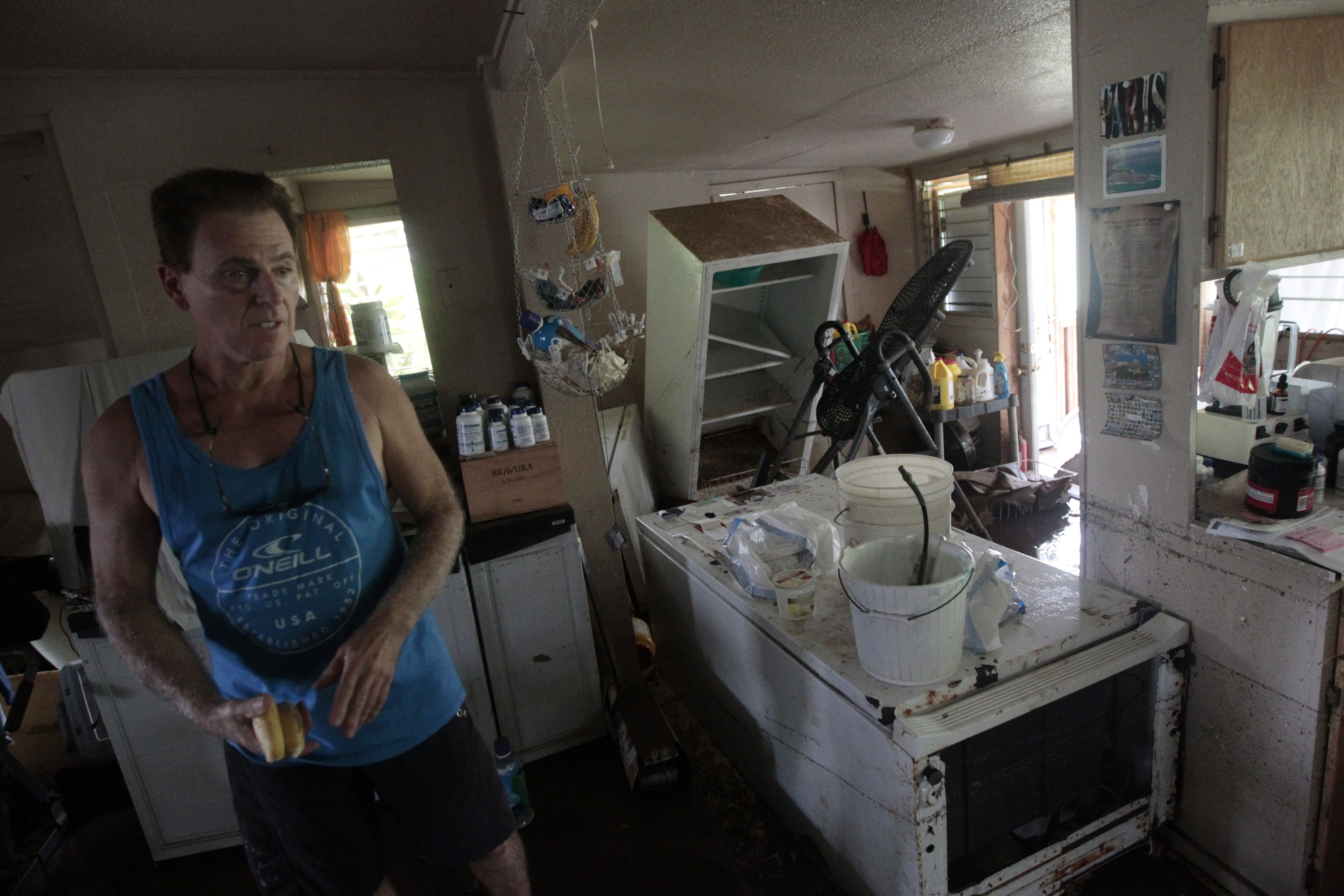 The Latest: 25 people airlifted out of Hawaii state park