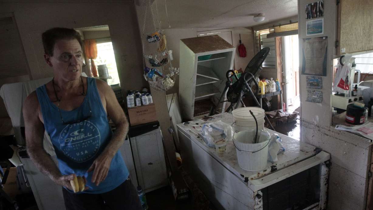 The Latest: 25 people airlifted out of Hawaii state park