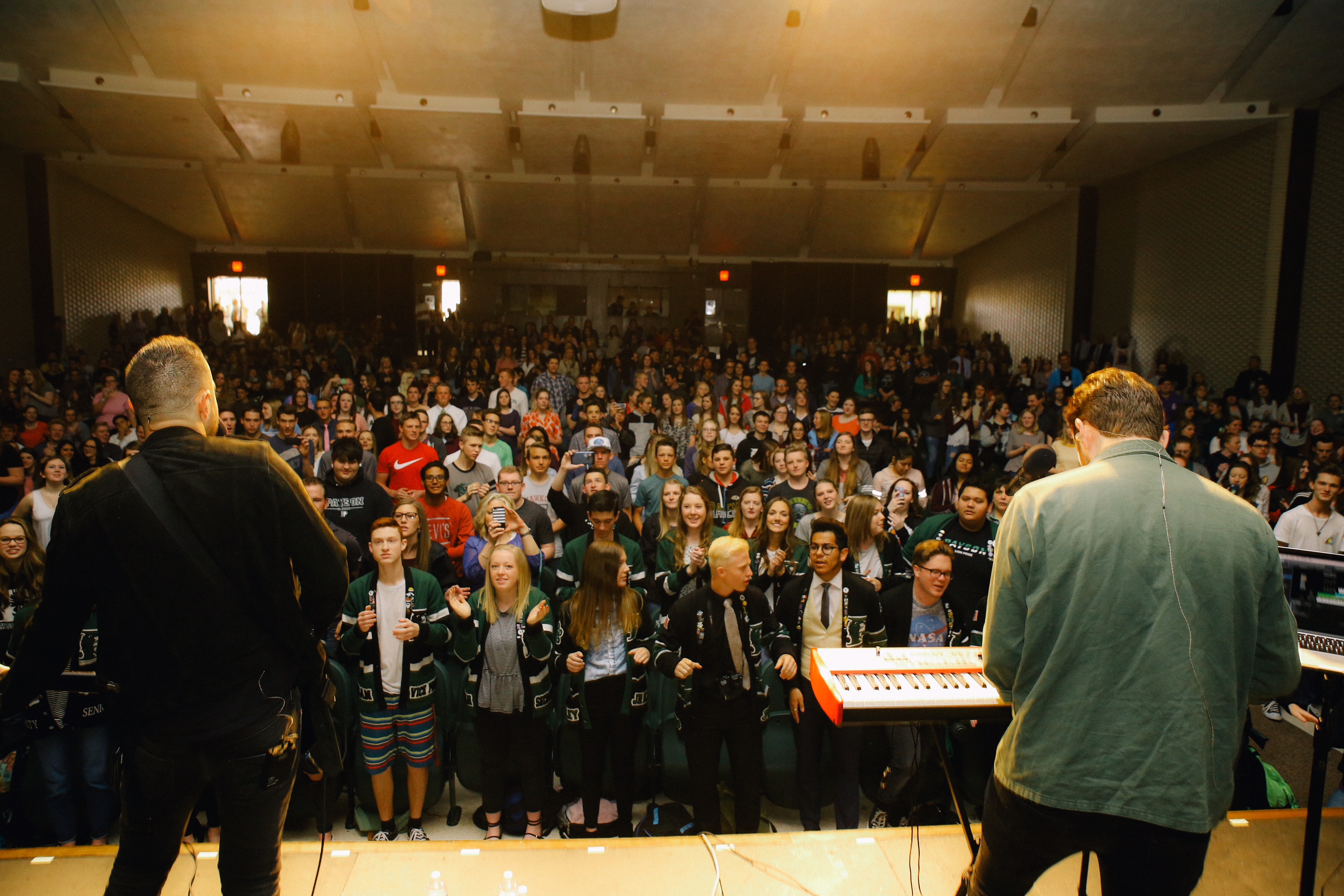 Payson students treated to rock show in the middle of the school day