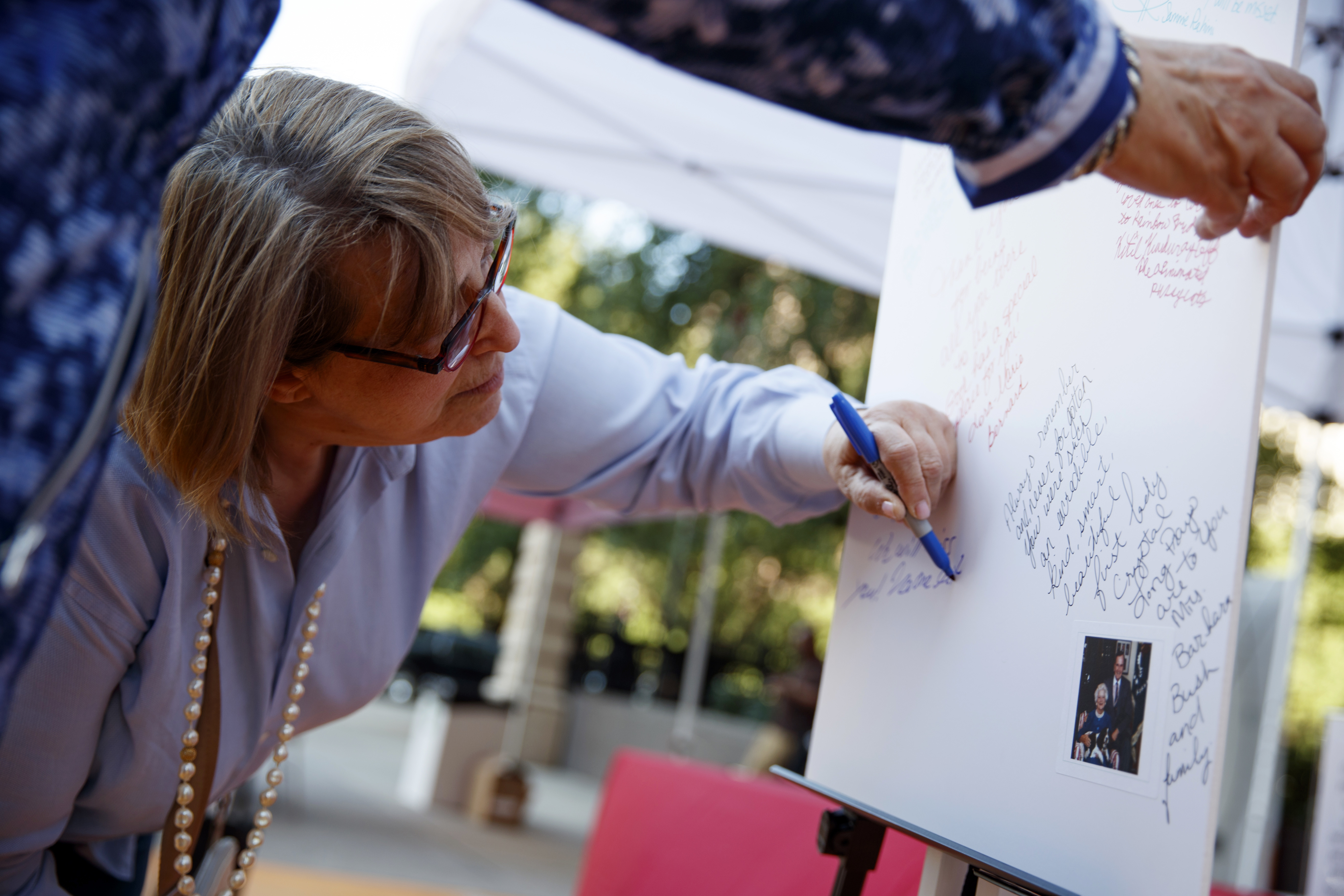 Hundreds celebrate former first lady Barbara Bush in Houston