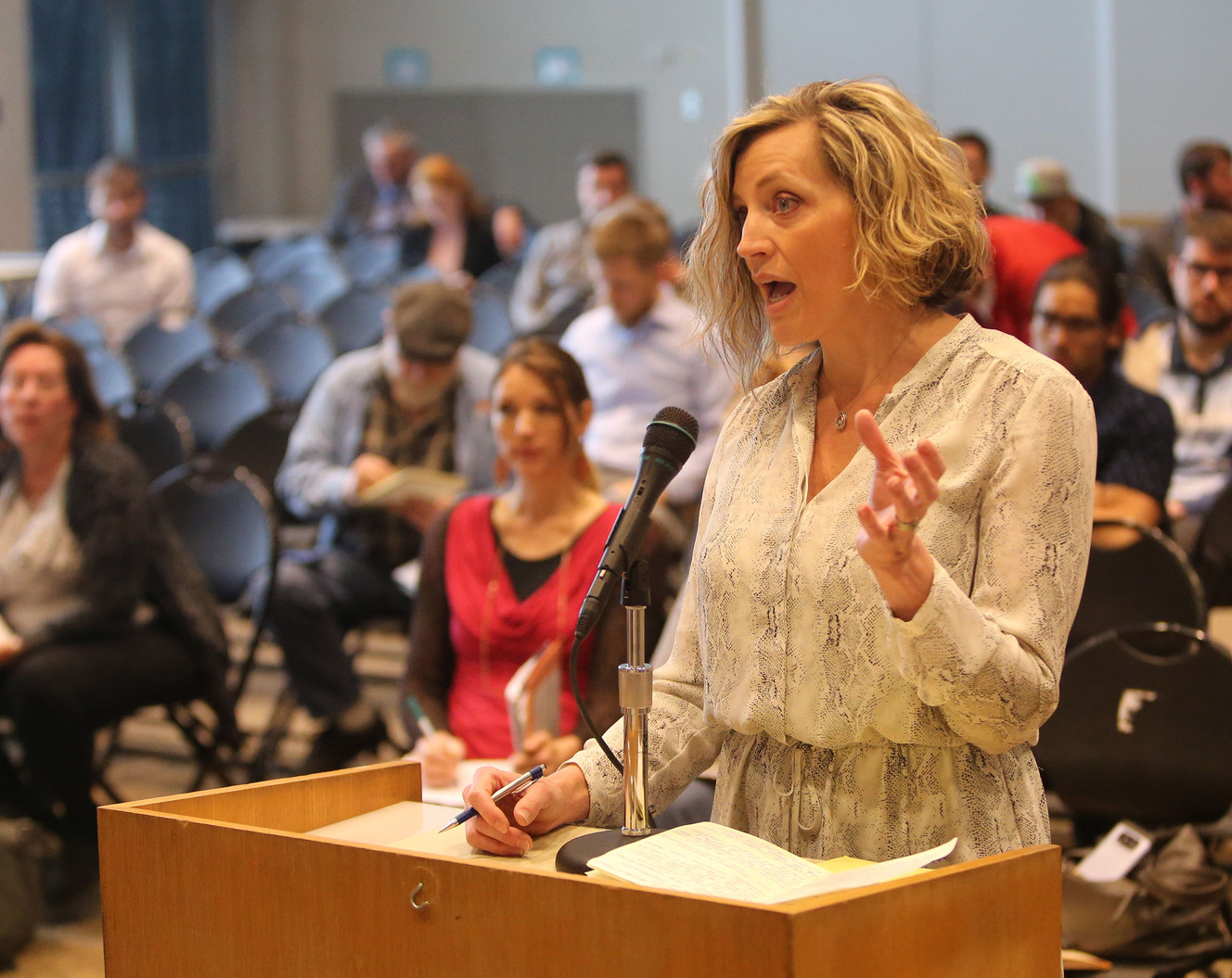 Agriculture authorities hold hearings on how to implement new cannabis laws