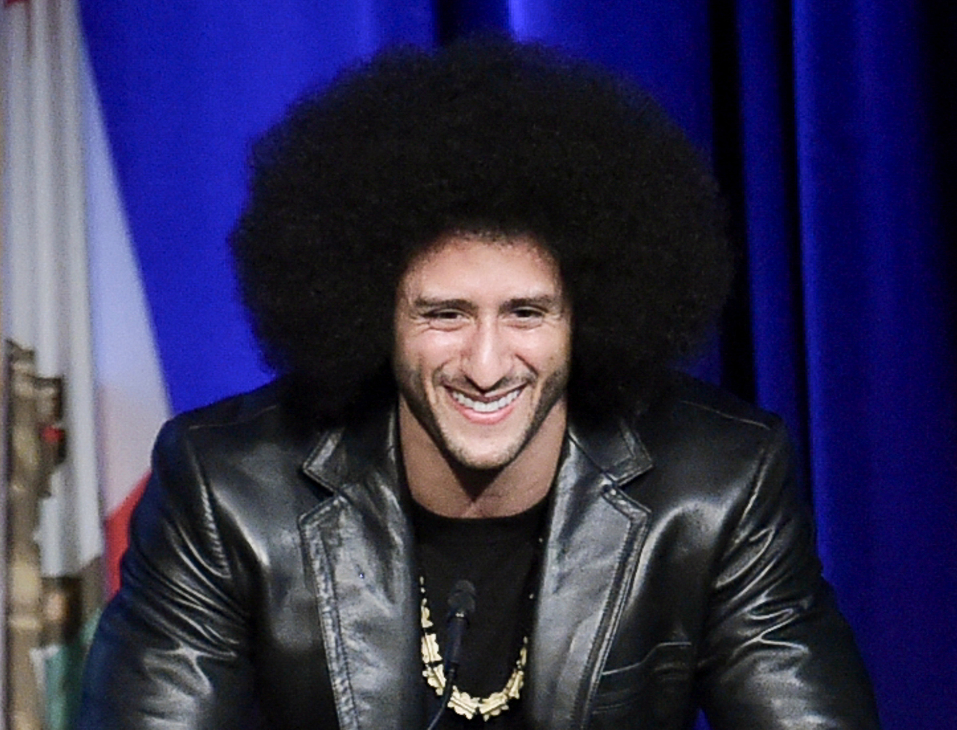 Kaepernick to honor mother for VH1's 'Dear Mama' special