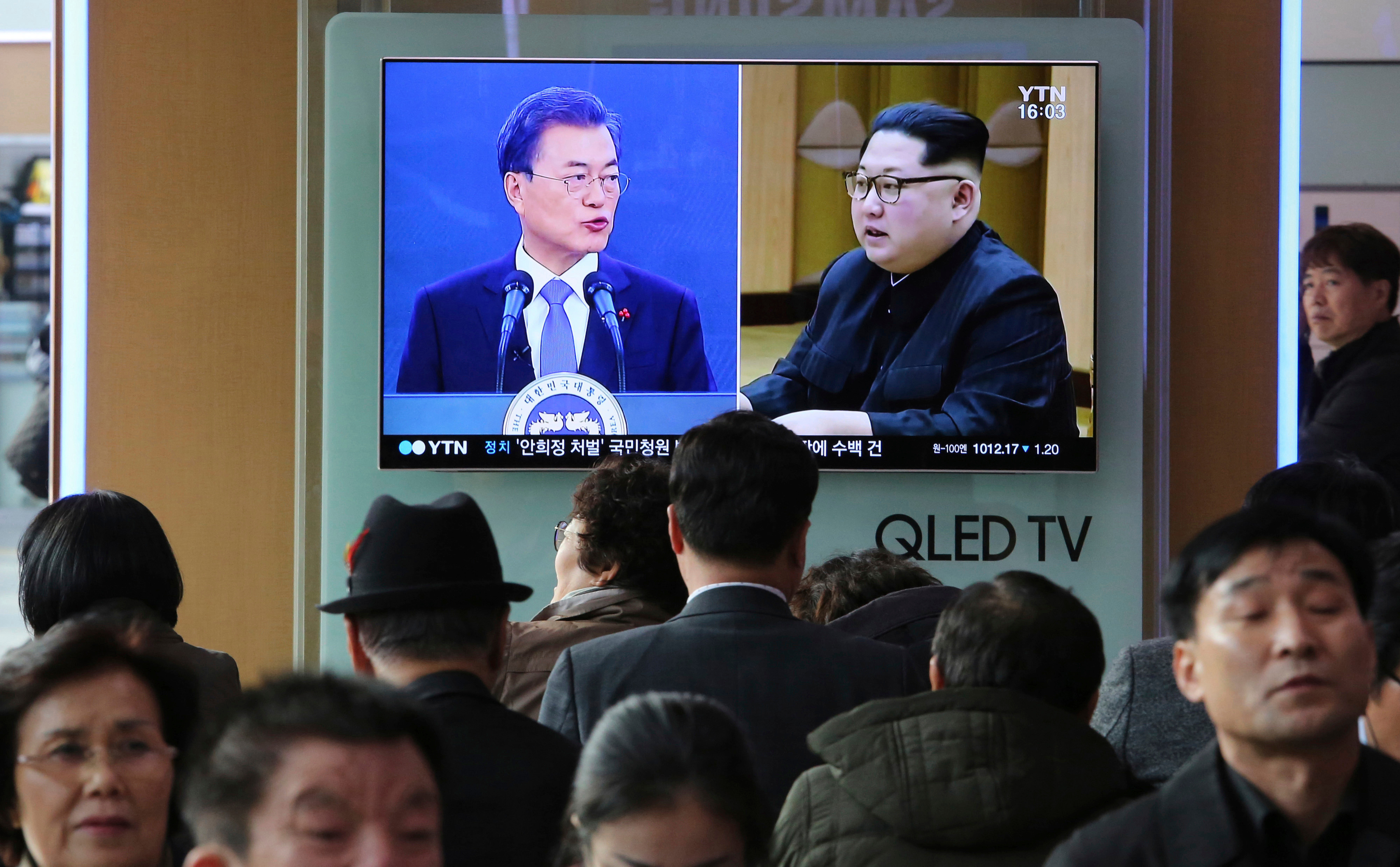 Korean leaders seek to control optics at historic summit