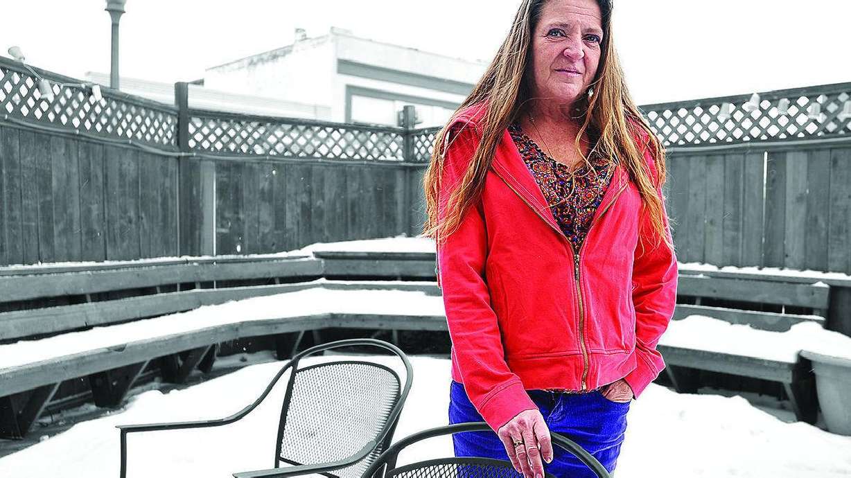 Idaho lunch lady fired after giving free meal dies