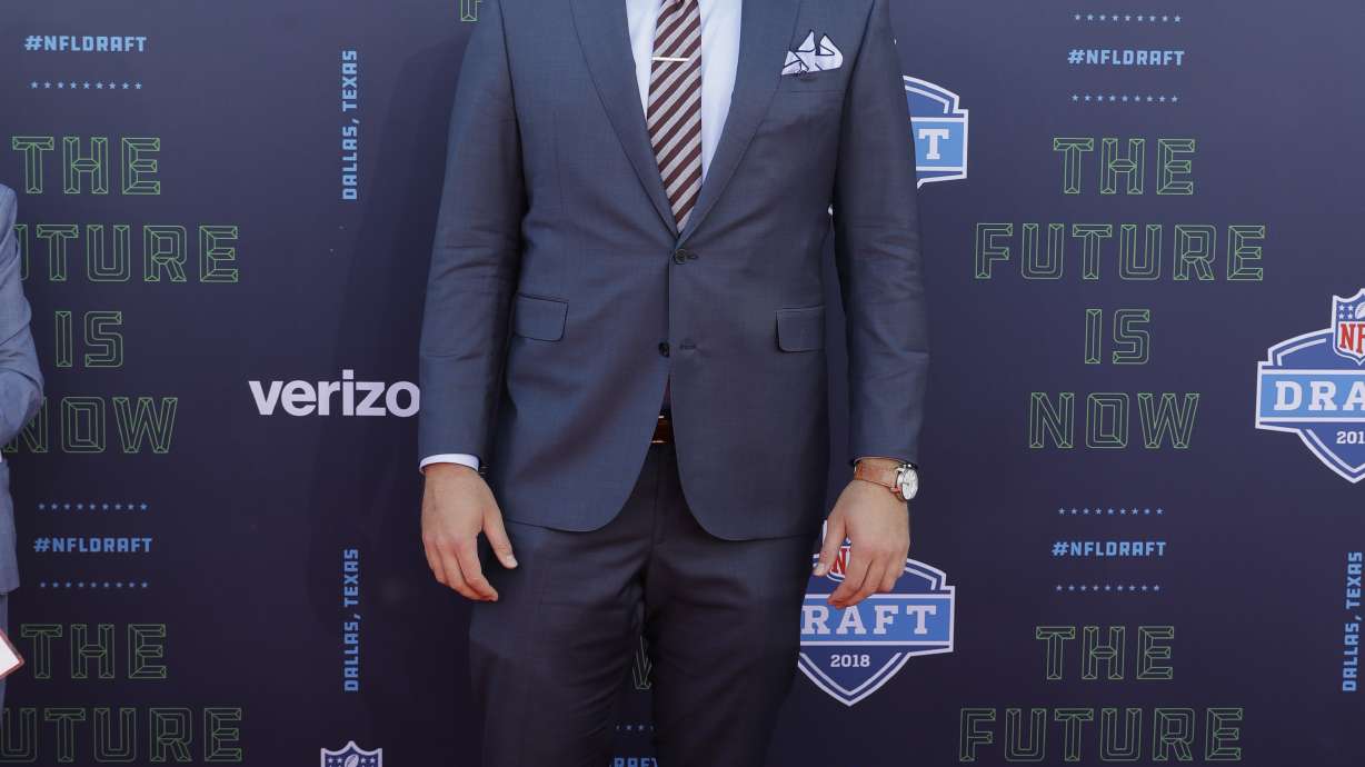 Raiders trade down before taking tackle Kolton Miller