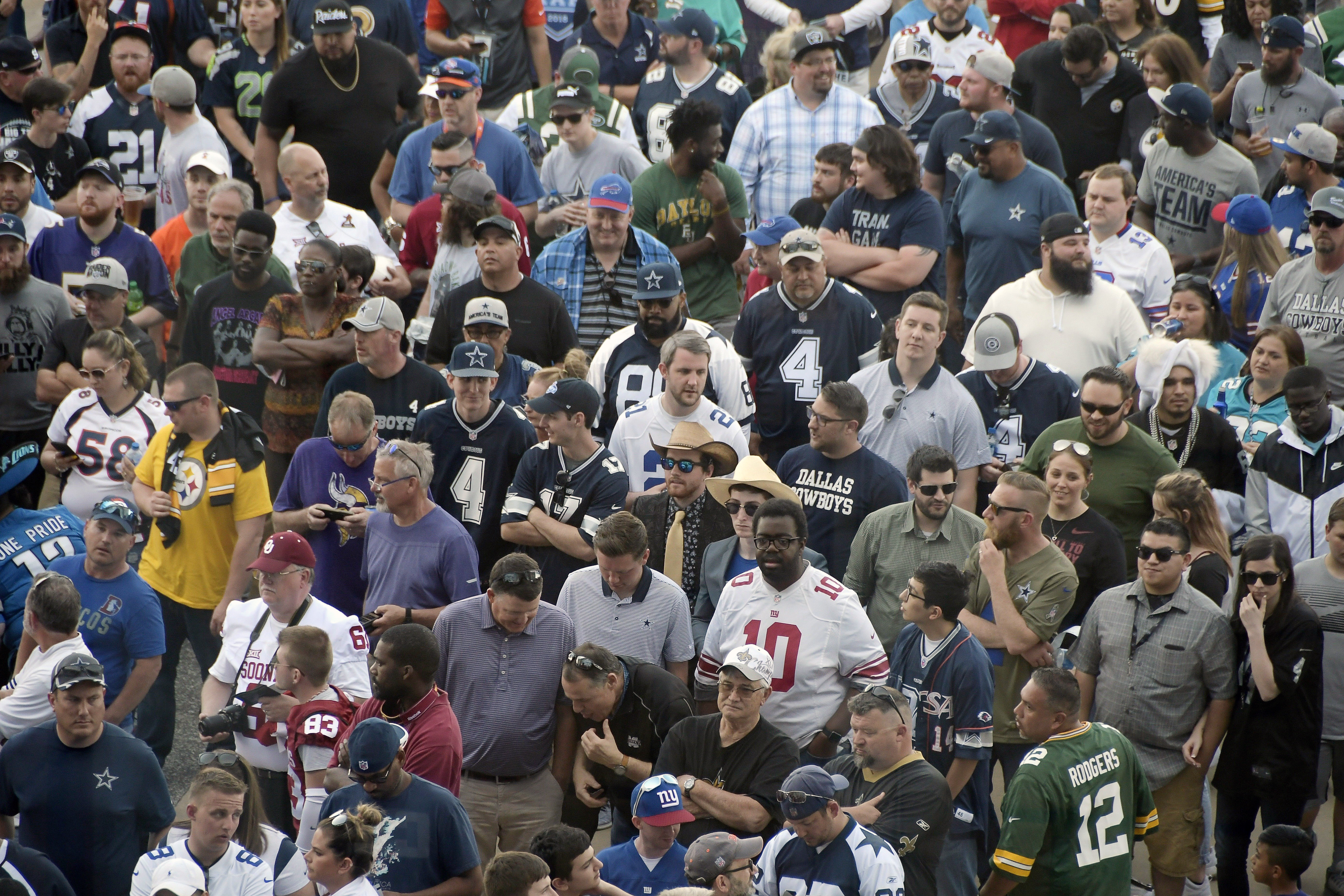 Texans hold 3 picks on Day 2 of NFL draft