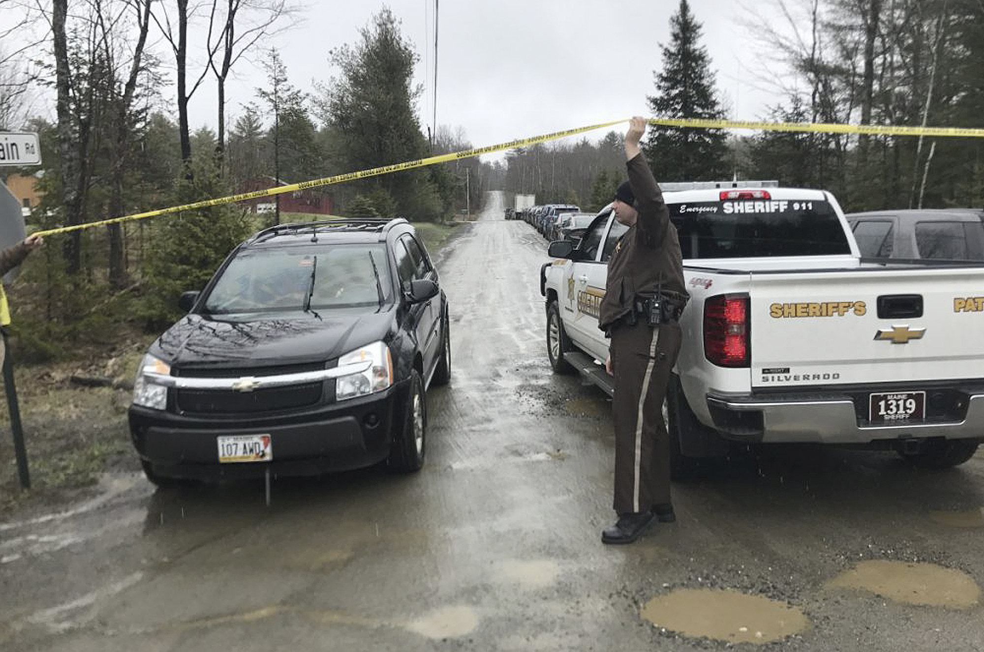 Suspect in deputy killing dropped off near where body found