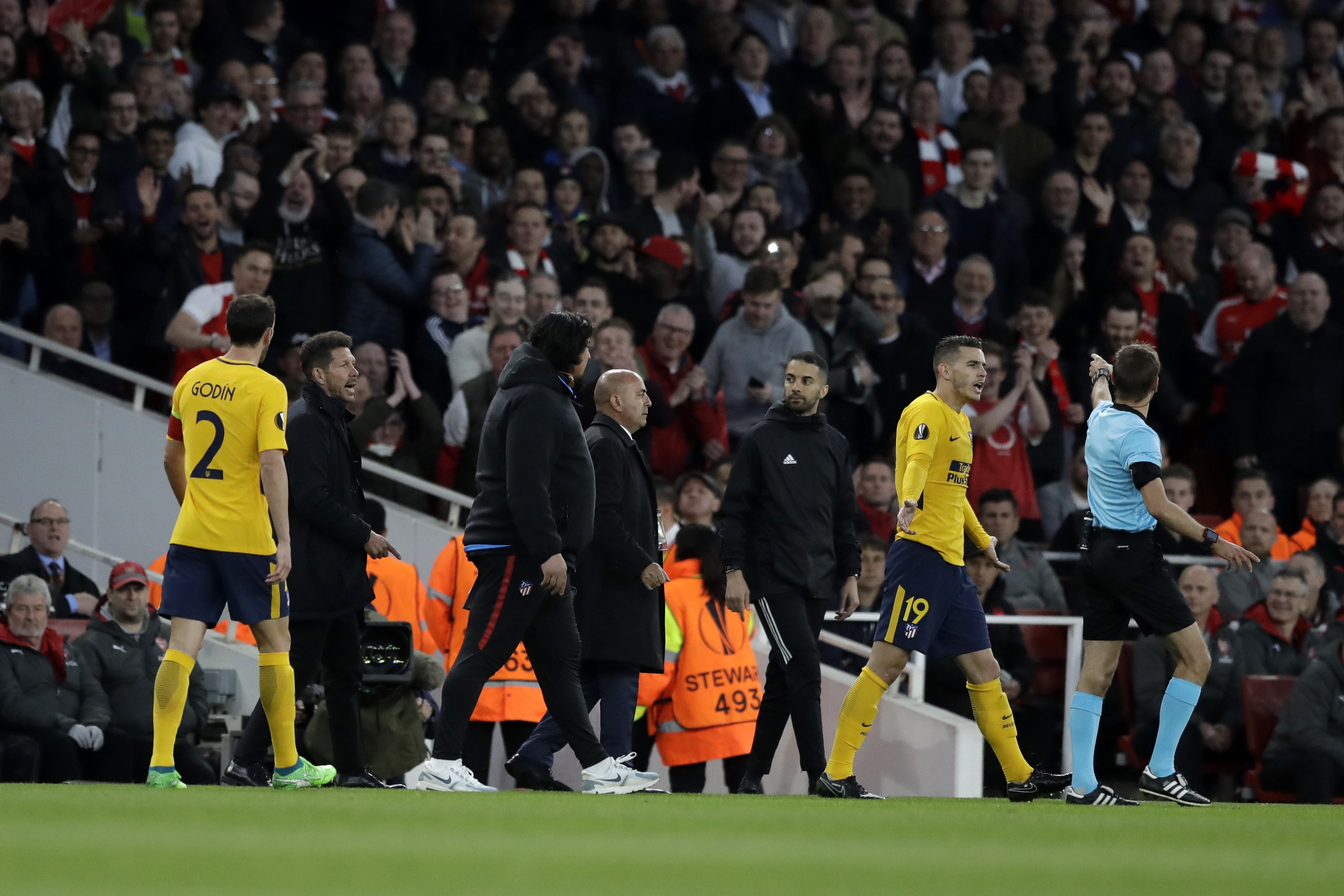 Atletico Madrid coach Diego Simeone faces 2-game ban