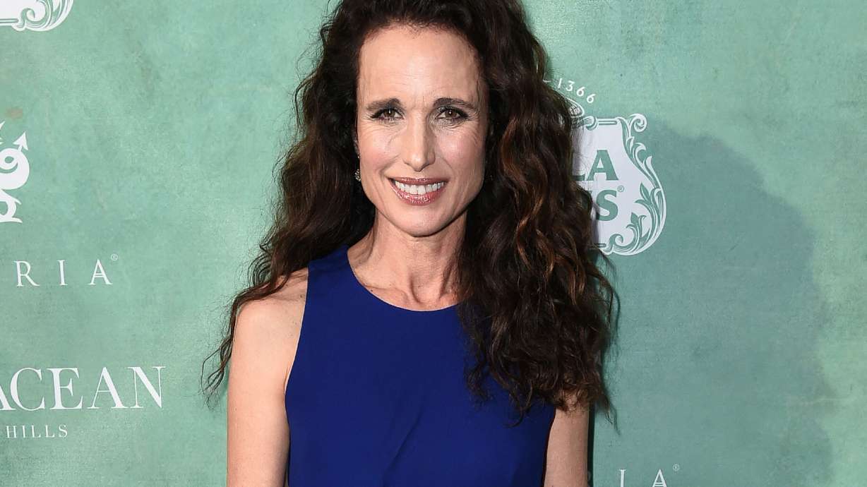 Andie MacDowell says it's time for men to 'drop the towel'