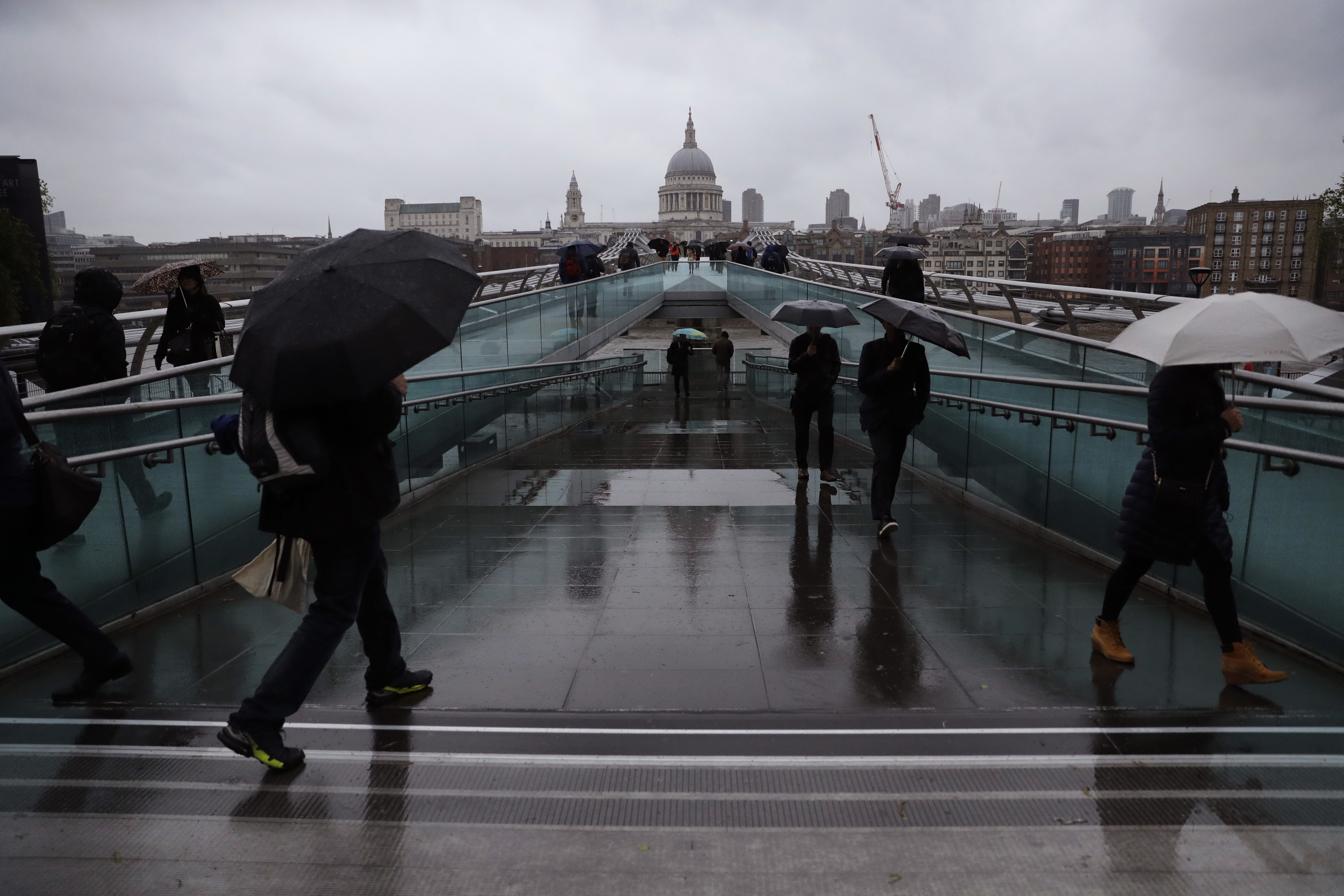 The Latest: 4 climbers die in Swiss Alps during snowstorm