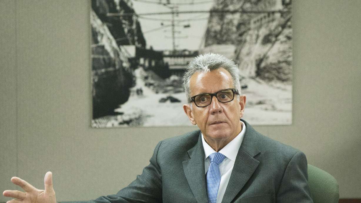 British man tells Copperfield jury of running before fall