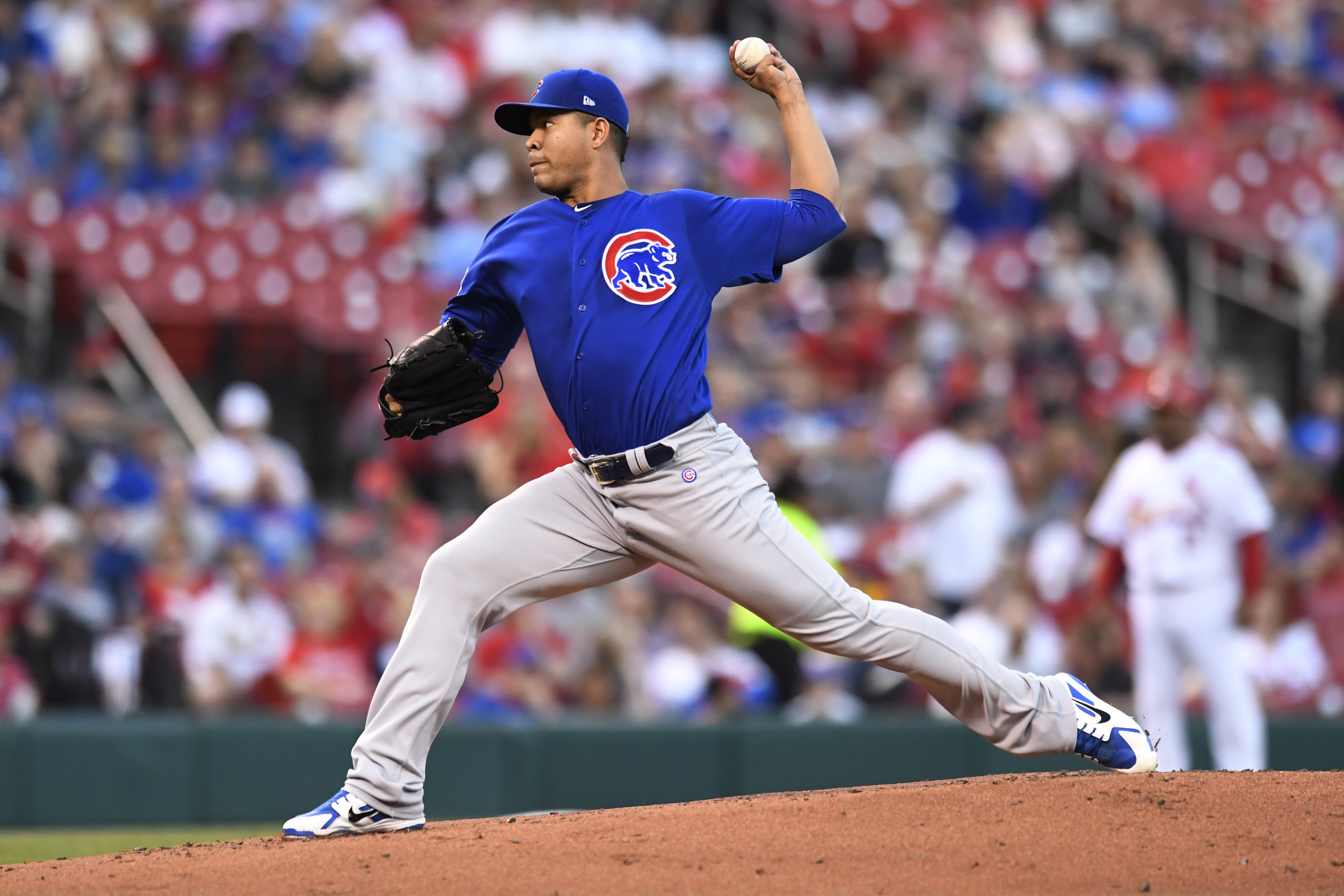 Mikolas remains undefeated as Cardinals beat Cubs 3-2