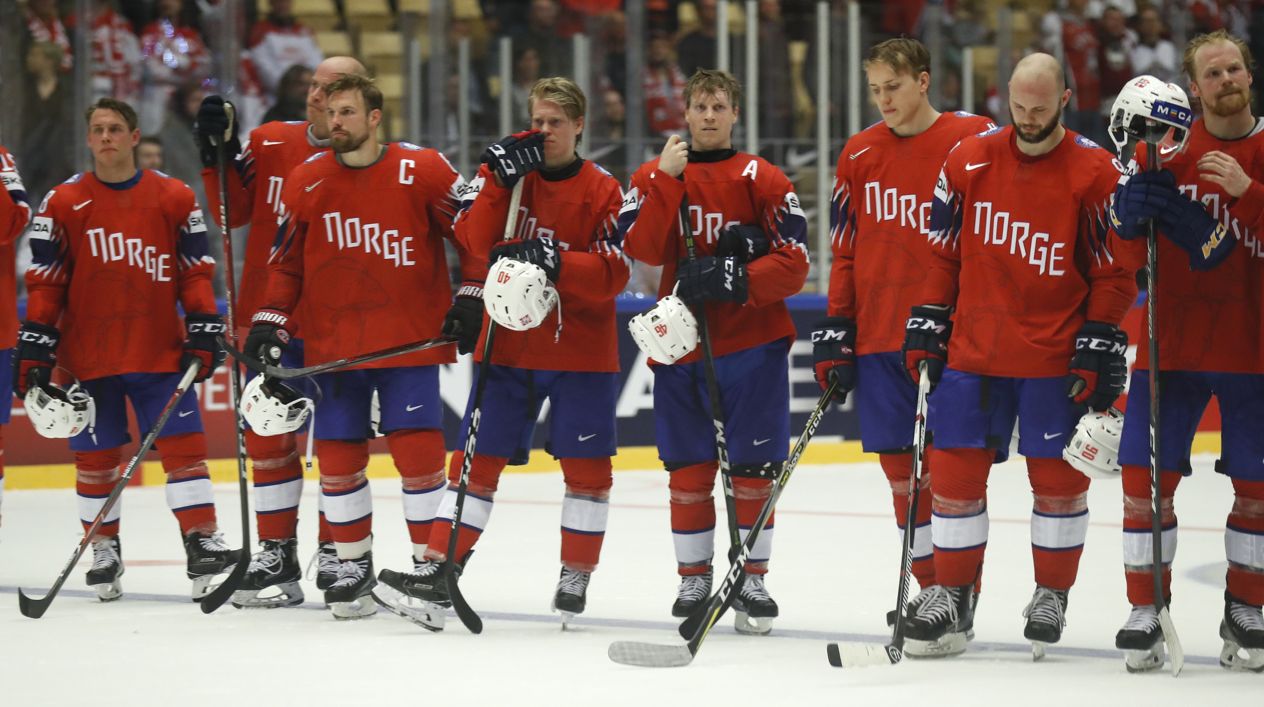 US shut out Danes, Czechs top Slovakia at ice hockey worlds