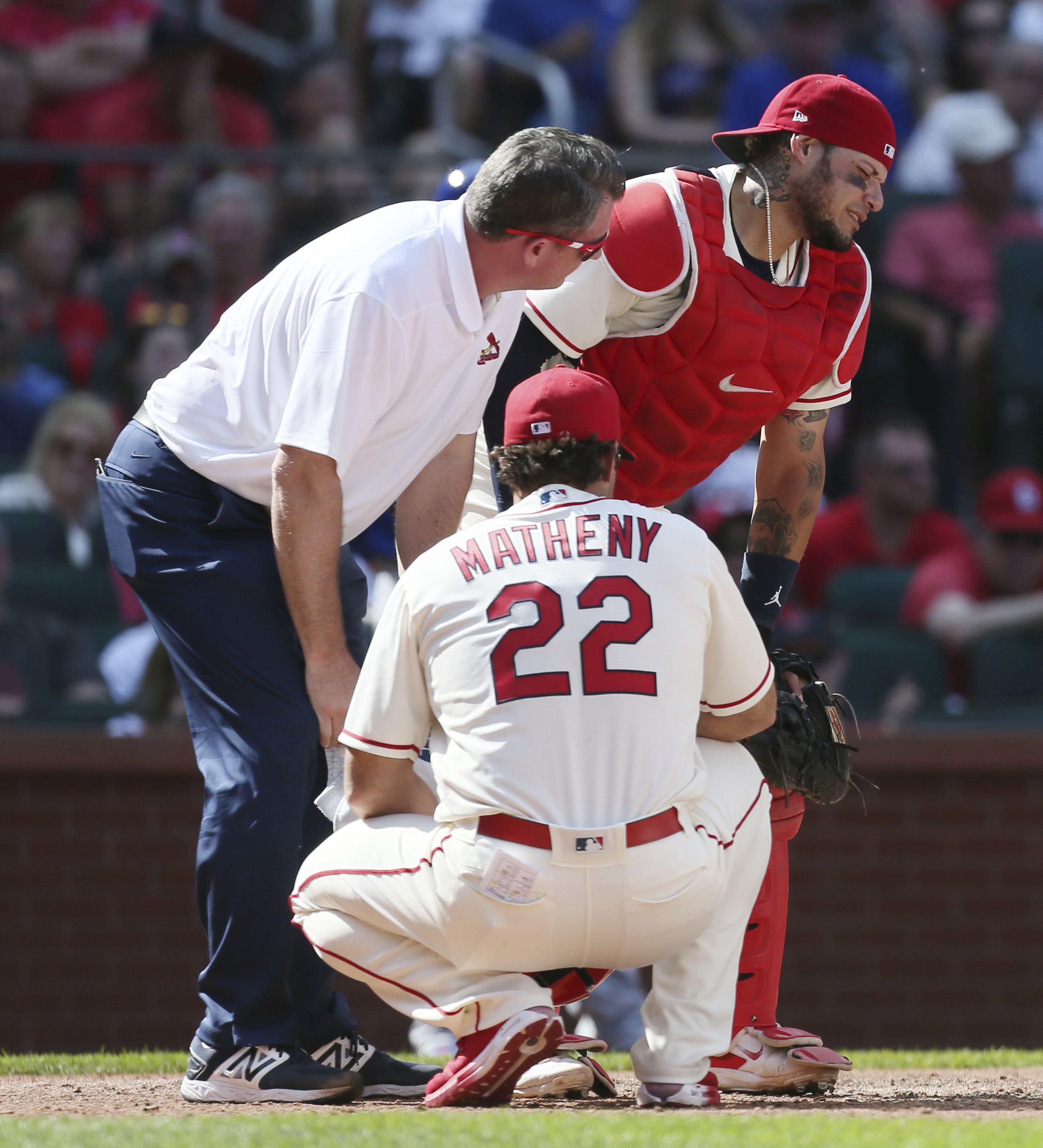 Cards' Molina has surgery, out 1 month after hit in groin