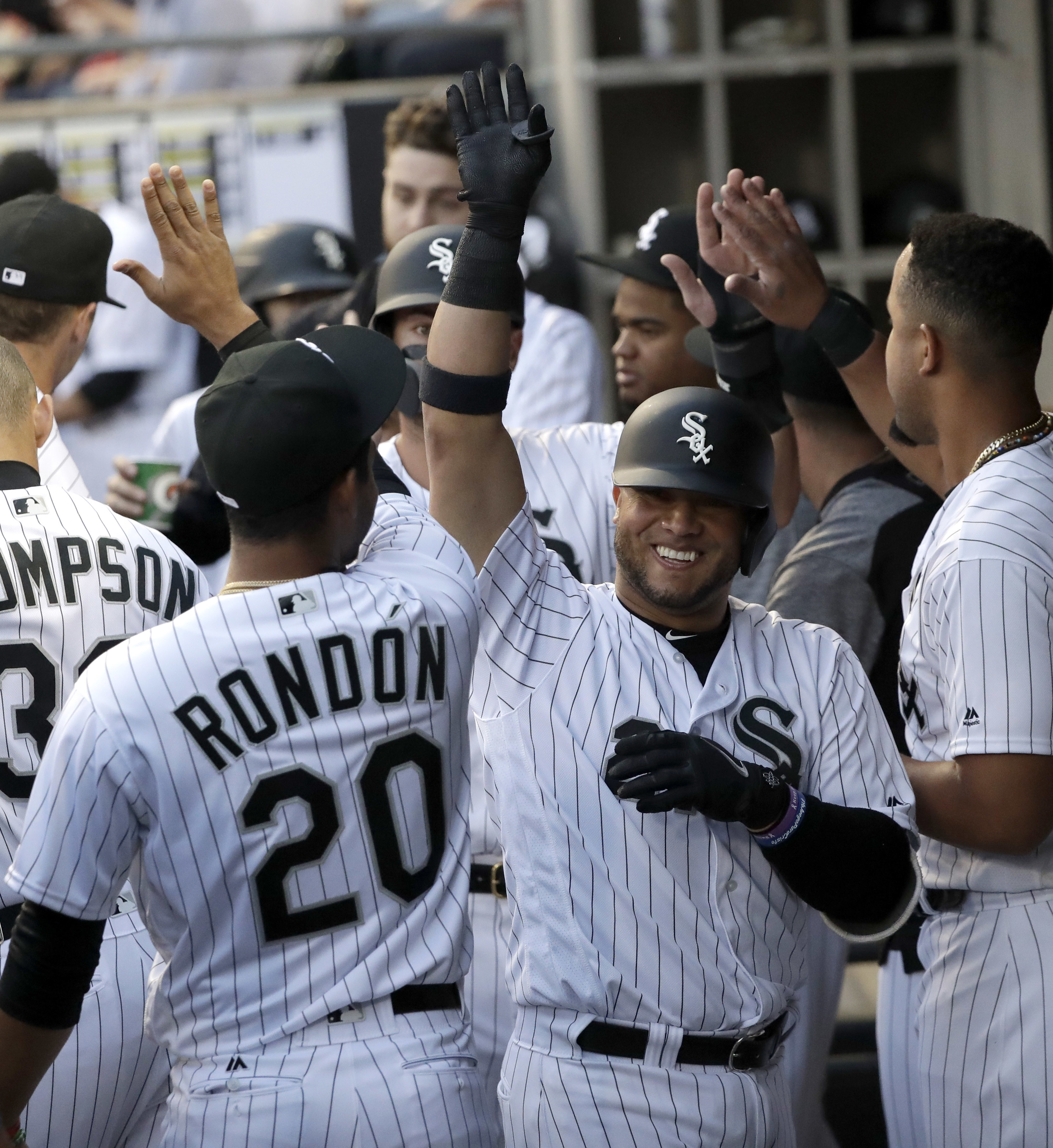 Moran gets key hit as Pirates rally past White Sox 10-6