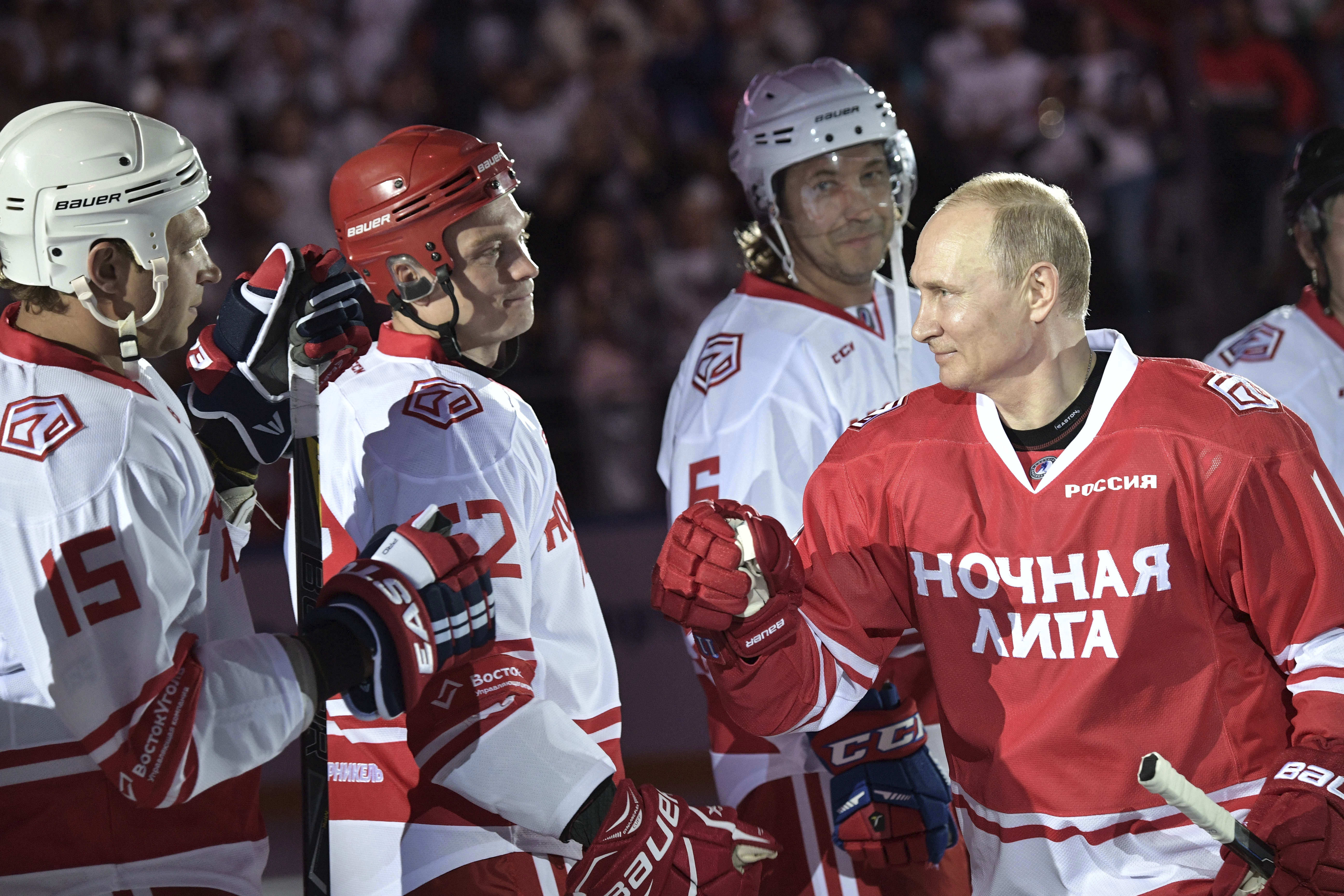 Putin scores 5 goals in exhibition hockey game