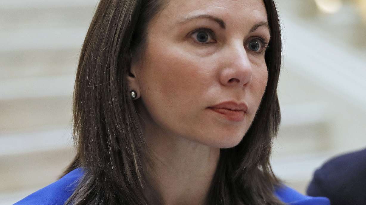 2 Democrats vie to become Georgia's first woman governor