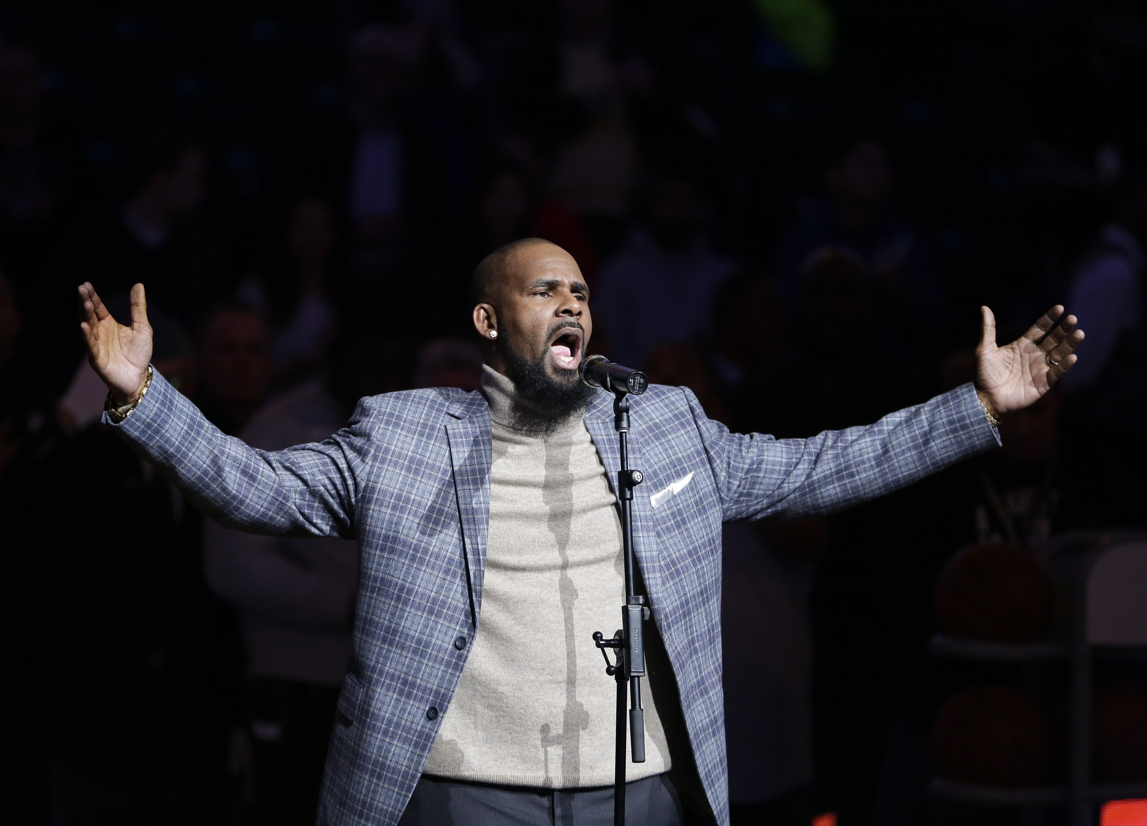 The Latest: R. Kelly's management criticizes Spotify