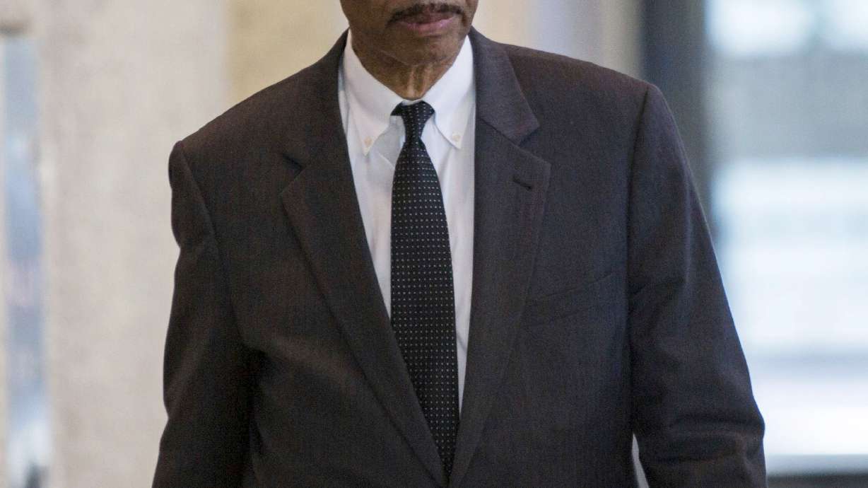 The Latest: Ex-US Rep. Mel Reynolds gets 6-month sentence