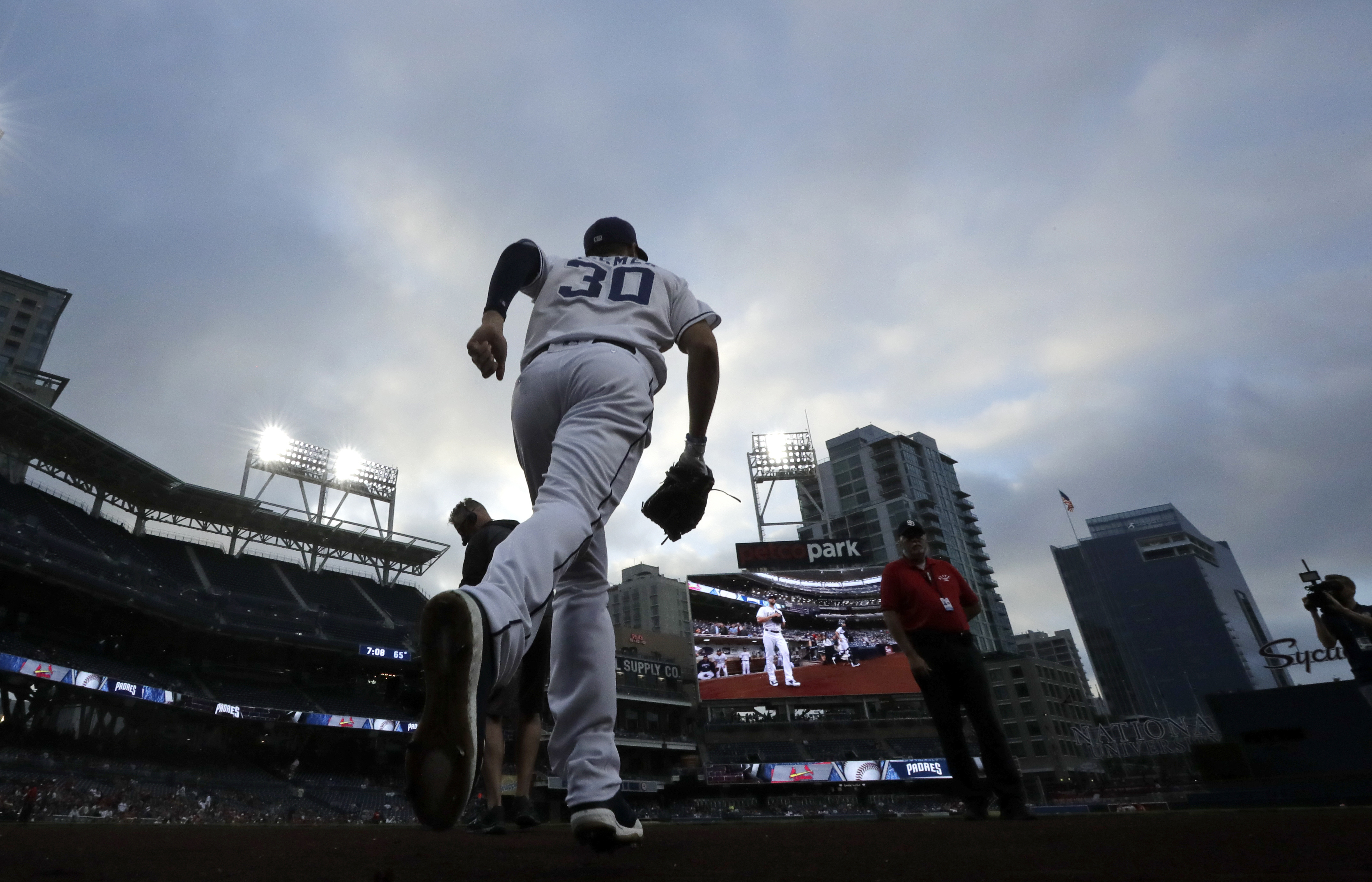 Mikolas improves to 5-0, Pham homers as Cards top Padres 2-1