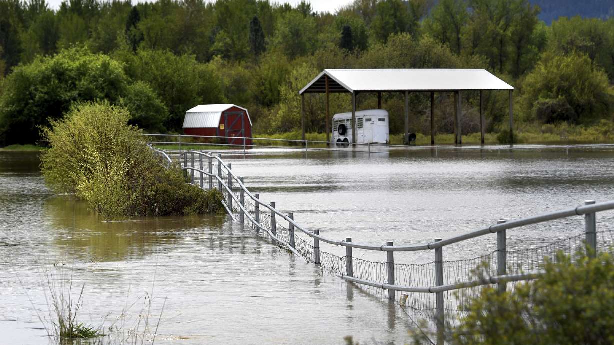 Montana floodwaters near highest level in 100 years