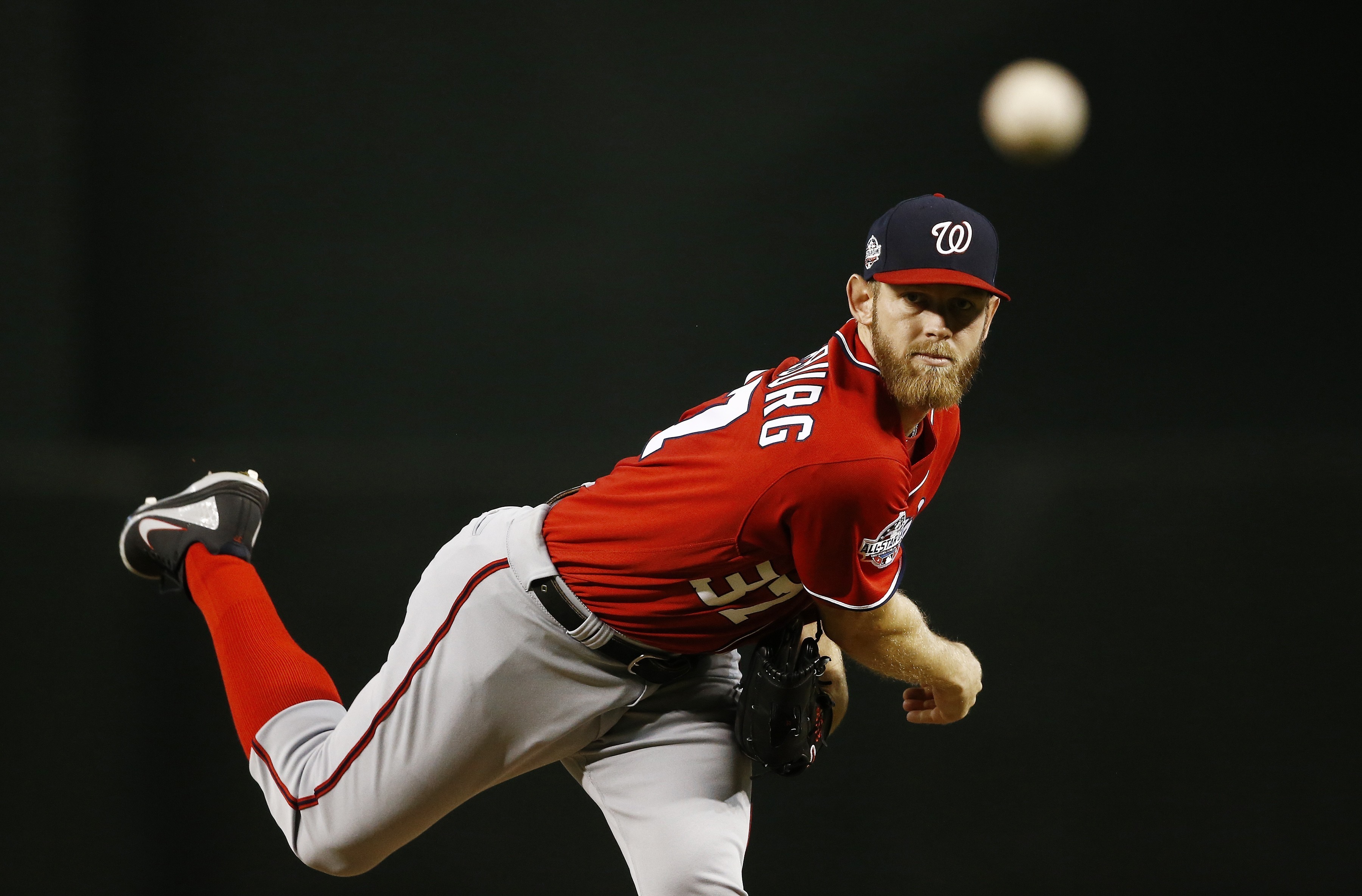 Strasburg, Nationals edge Diamondbacks 2-1