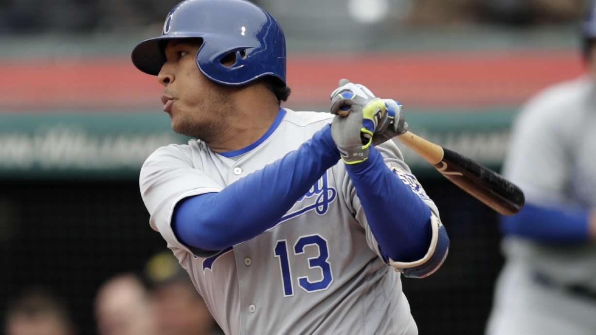 Lindor hits 2 HRs, 2 doubles to help Indians beat Royals 6-2