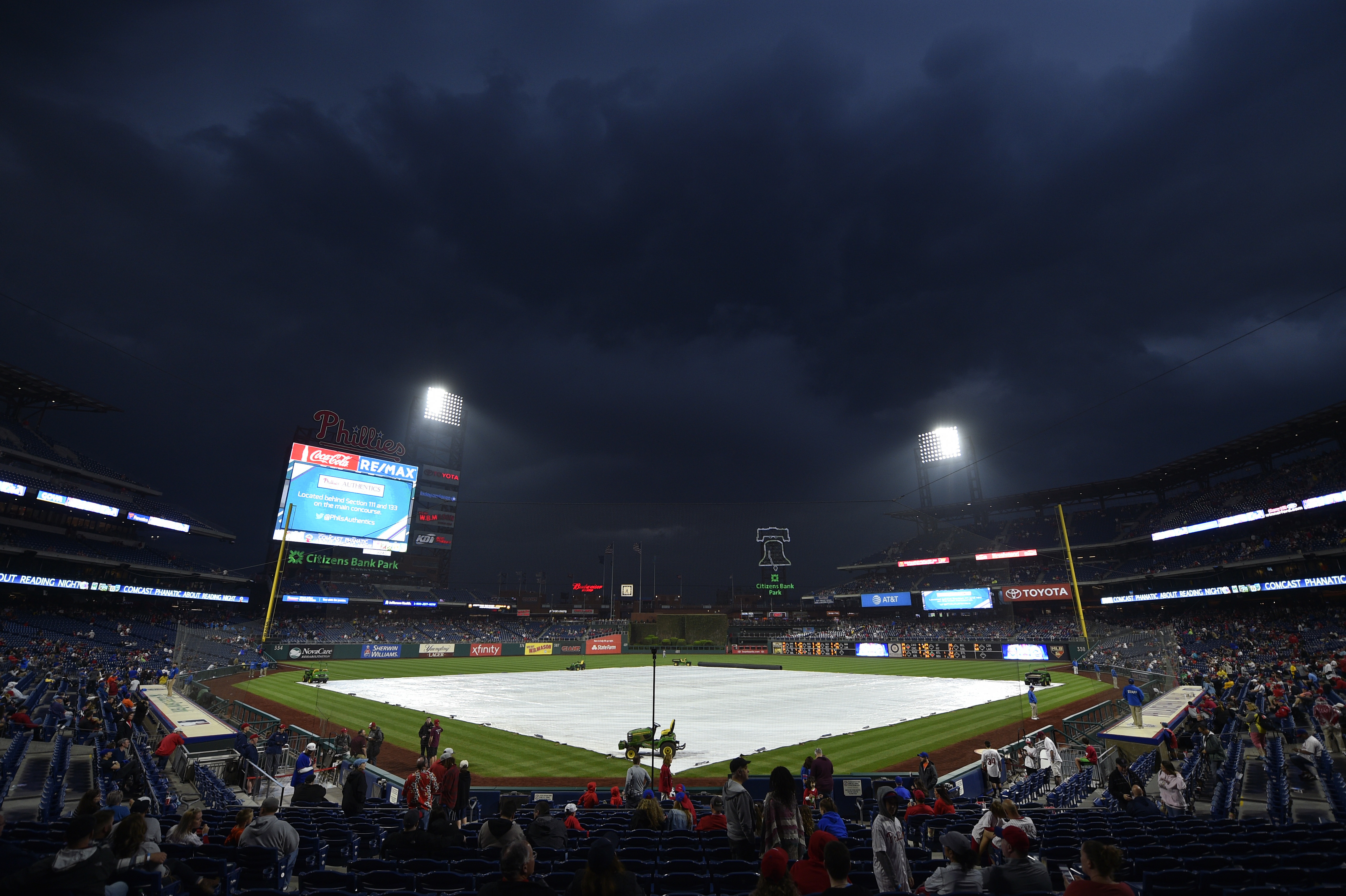 Mets-Phillies postponed by rain after 1-hour delay