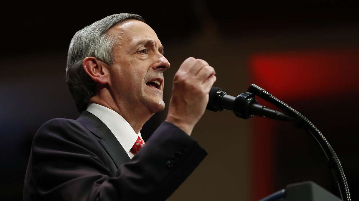 Romney: Jeffress wrong man to give Jerusalem embassy prayer