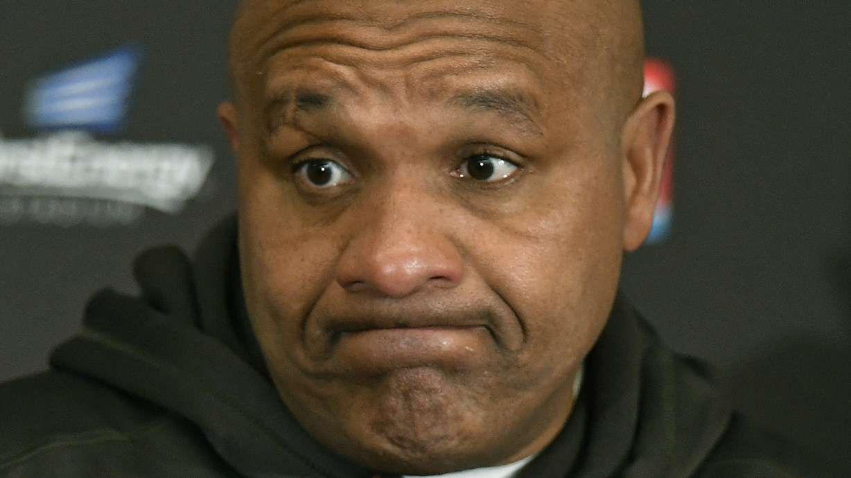 Dive play: Browns coach jumping into Lake Erie for charity