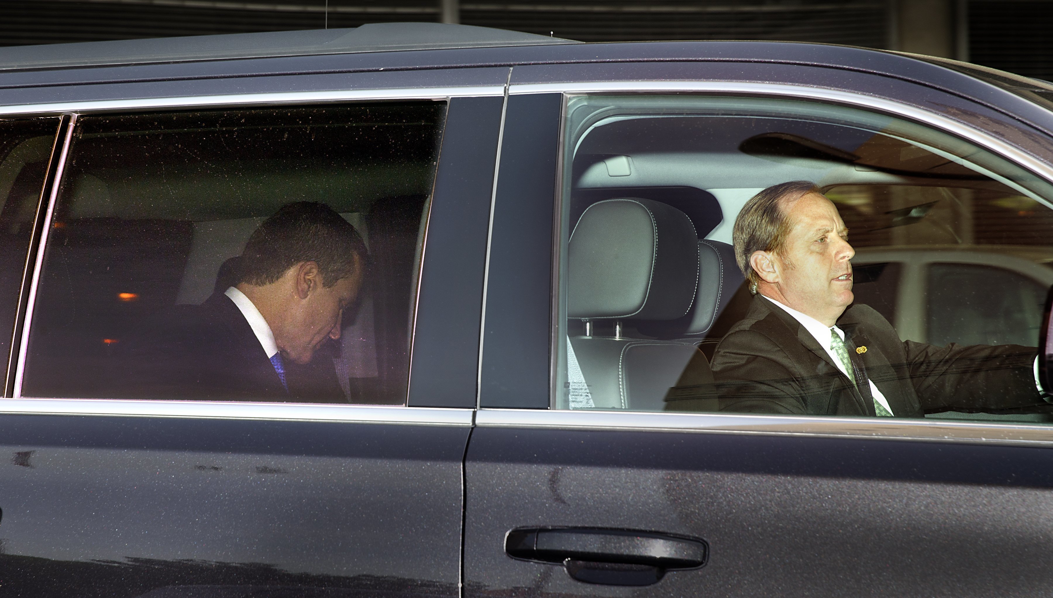 Lawmakers press Missouri governor probe despite dropped case