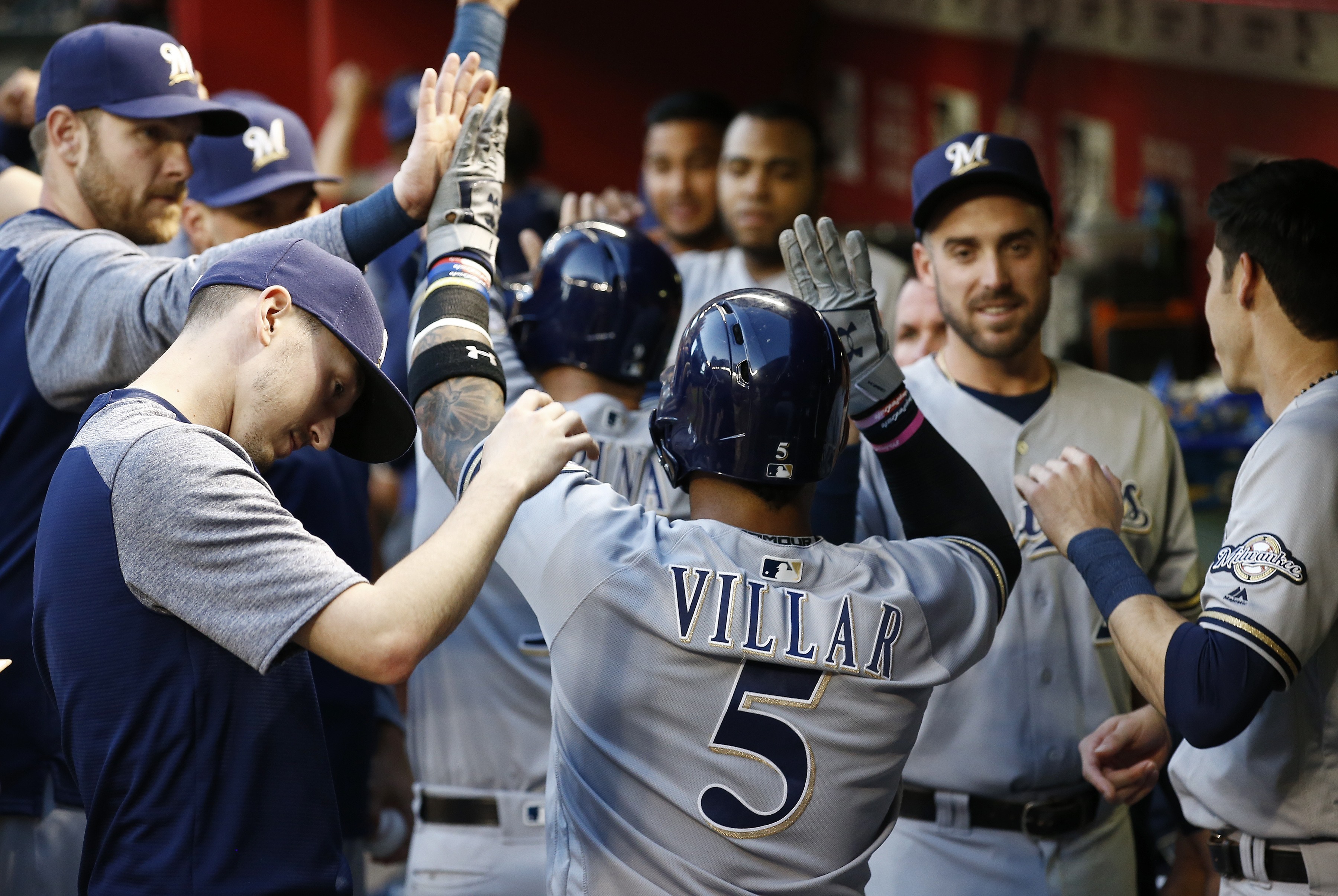 Pollock sprains thumb, to see specialist as D-backs slump