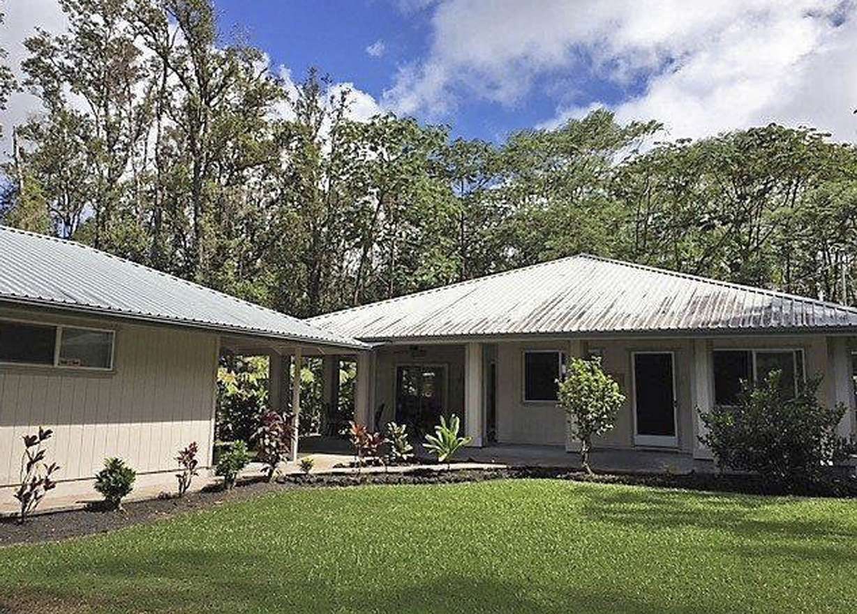 This October 2017 photo shows the home of Patricia Deter in Leilani Estates near the town of Pahoa on the island of Hawaii. Photo: AP Photo