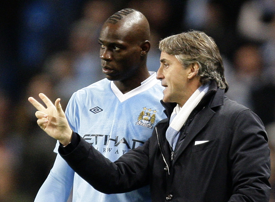 Mancini to talk to Mario Balotelli about Italy return