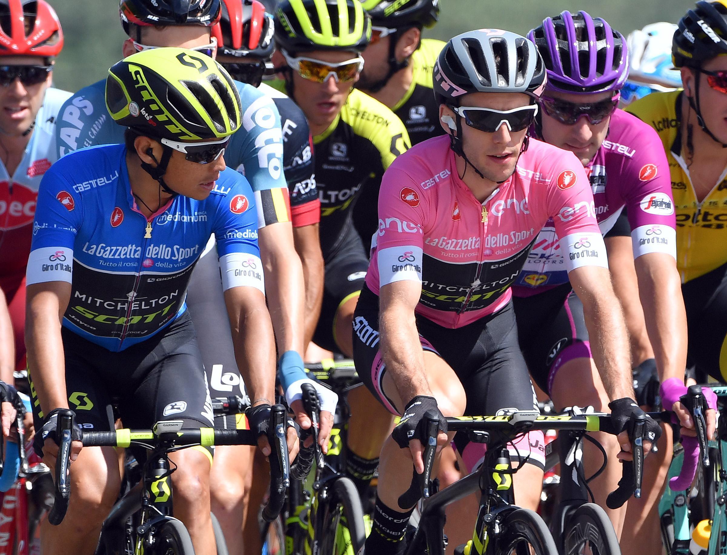 Giro leader Yates gains 3 seconds but his team struggles