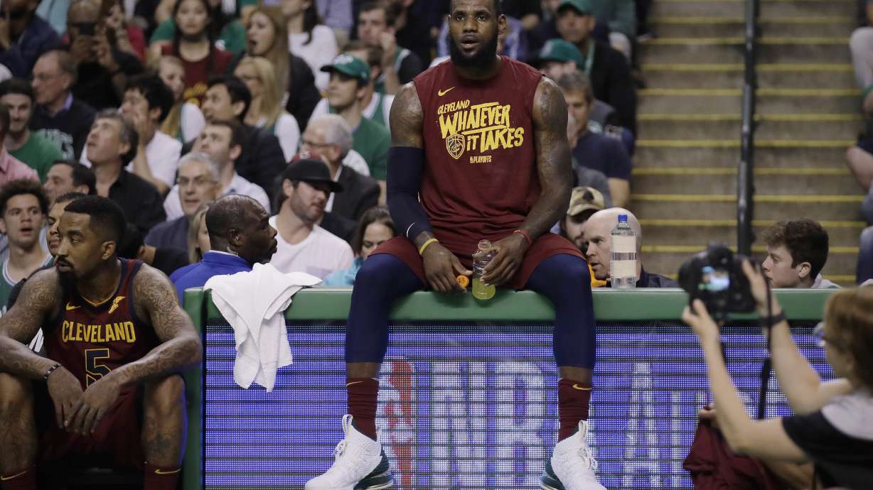 Cavs star James goes to locker room after shot to jaw