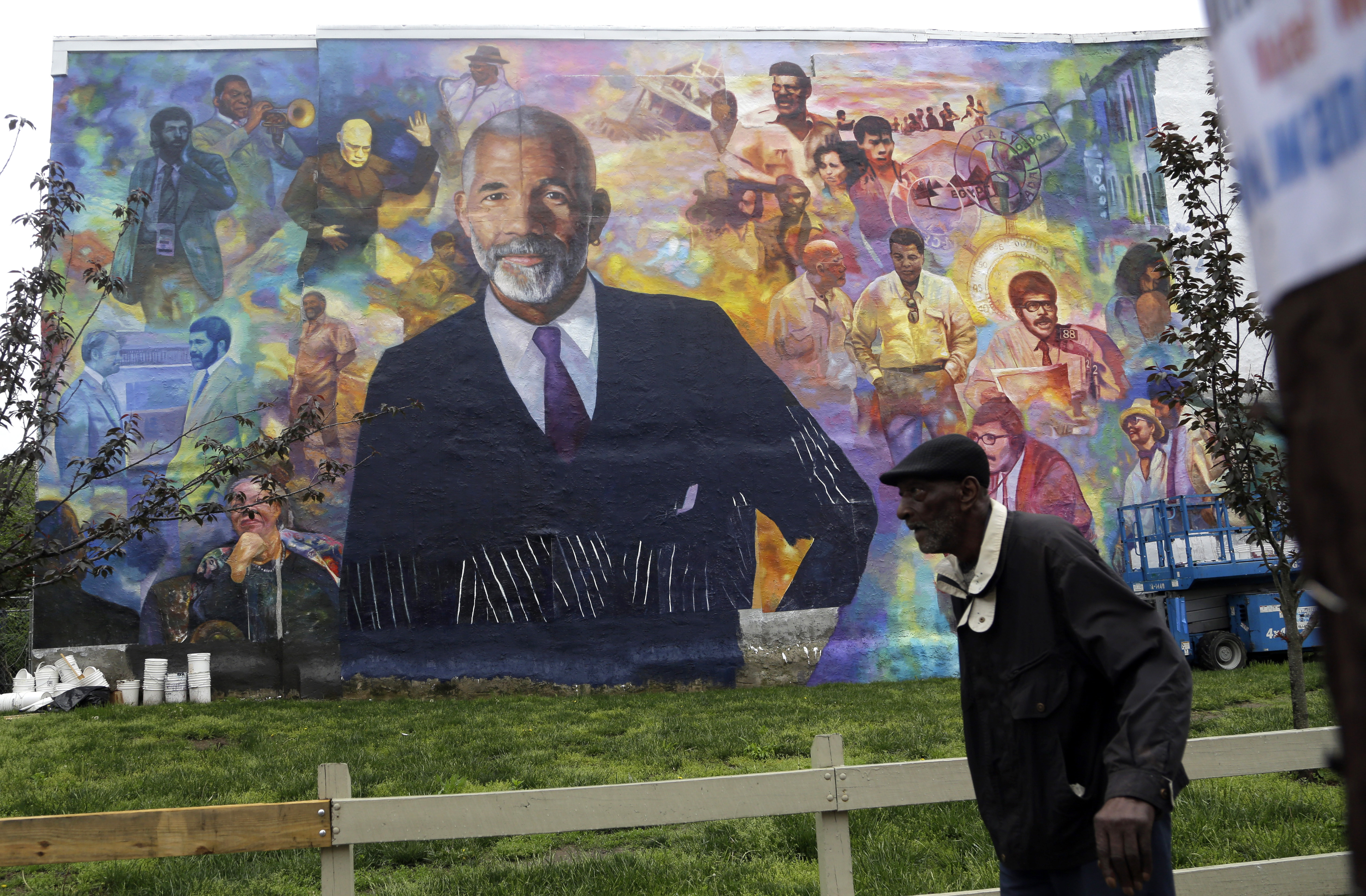 Philadelphia fetes hometown journalist Ed Bradley with mural