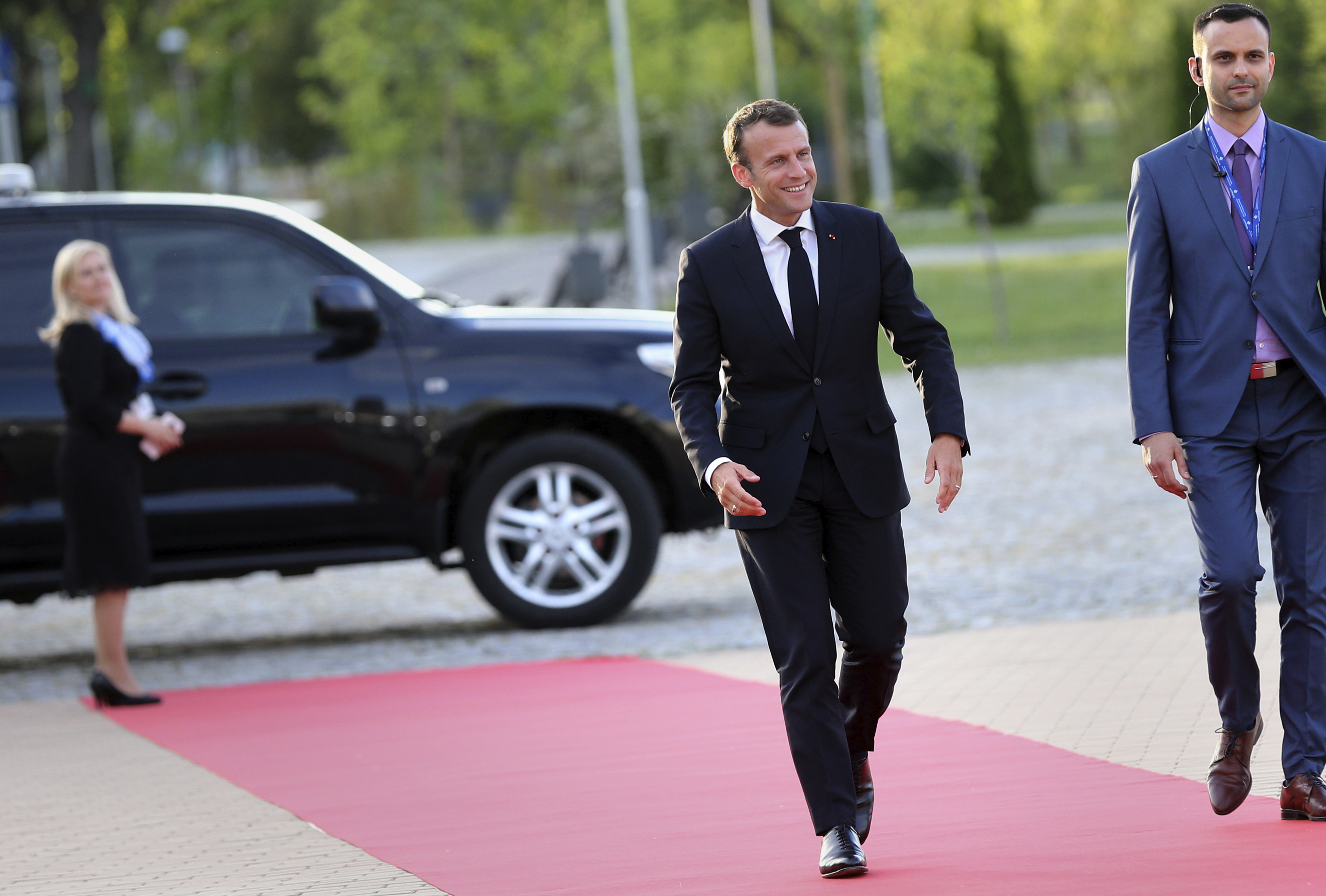 EU urges Balkan reform but cool on accepting new members