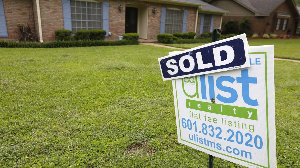 US average mortgage rates at 7-year highs; 30-year 4.61 pct.