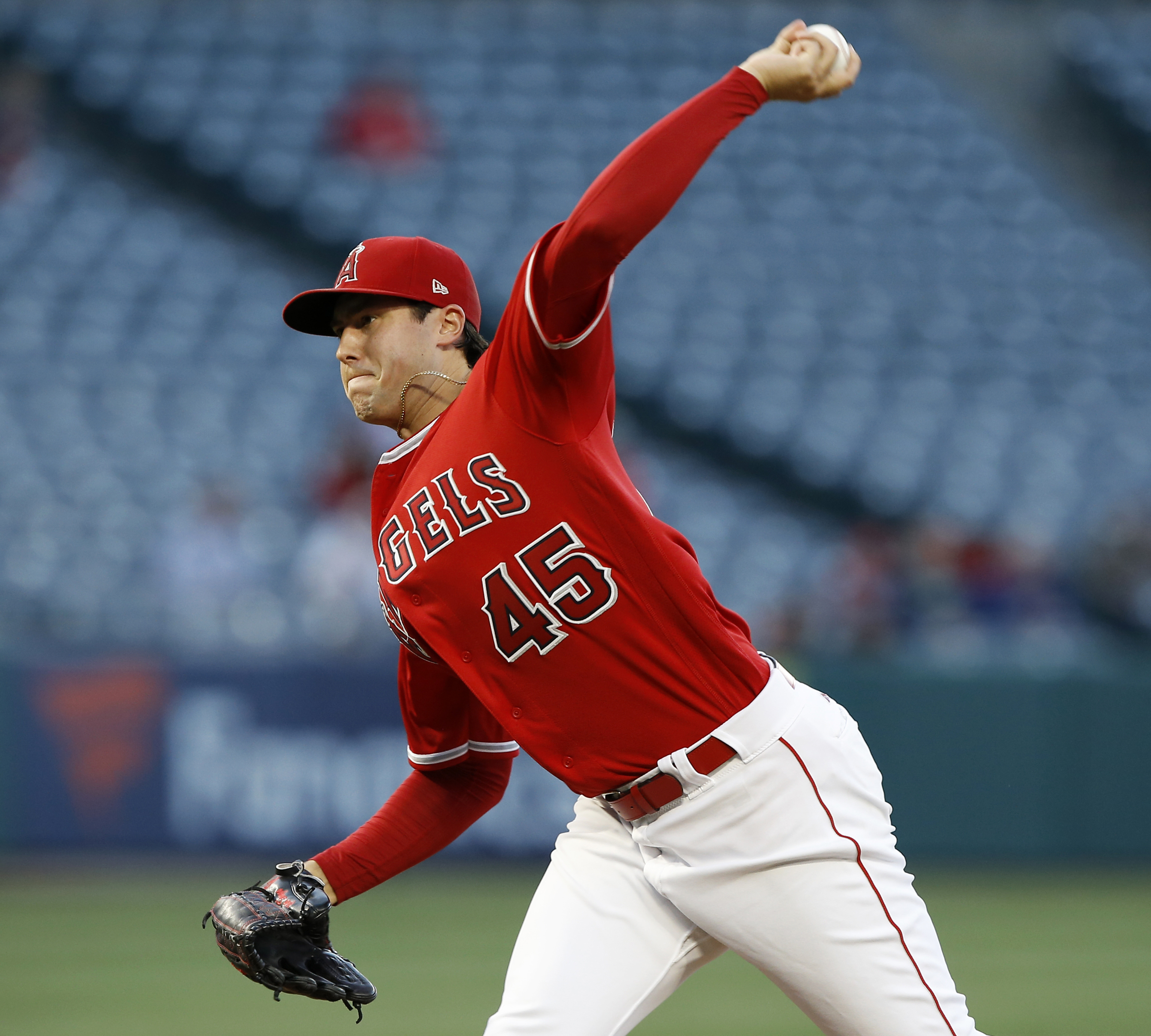 C.J. Cron homers vs. former teammates, Rays rout Angels 7-1