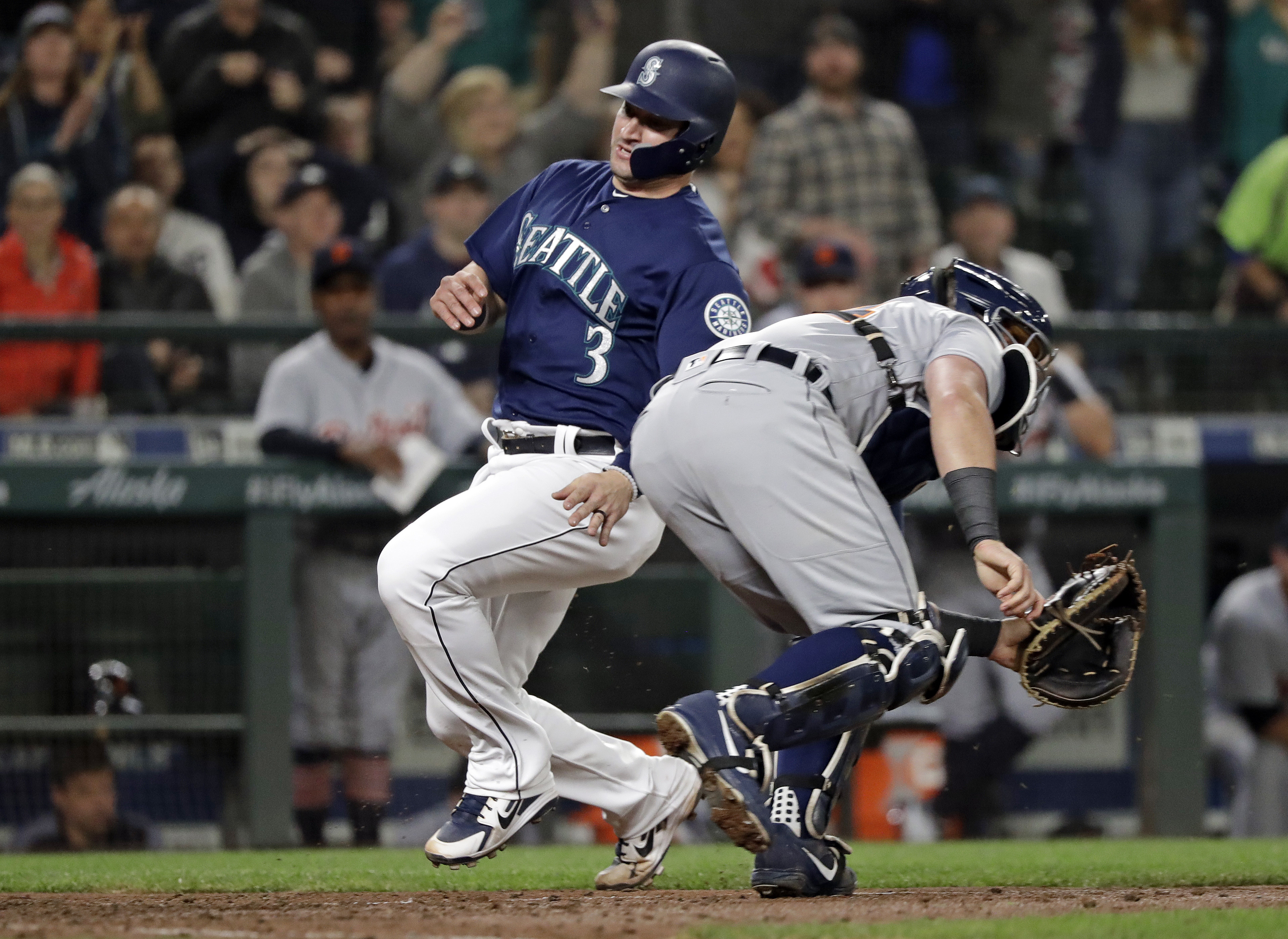 Mariners ride big seventh inning to 5-4 win over Tigers