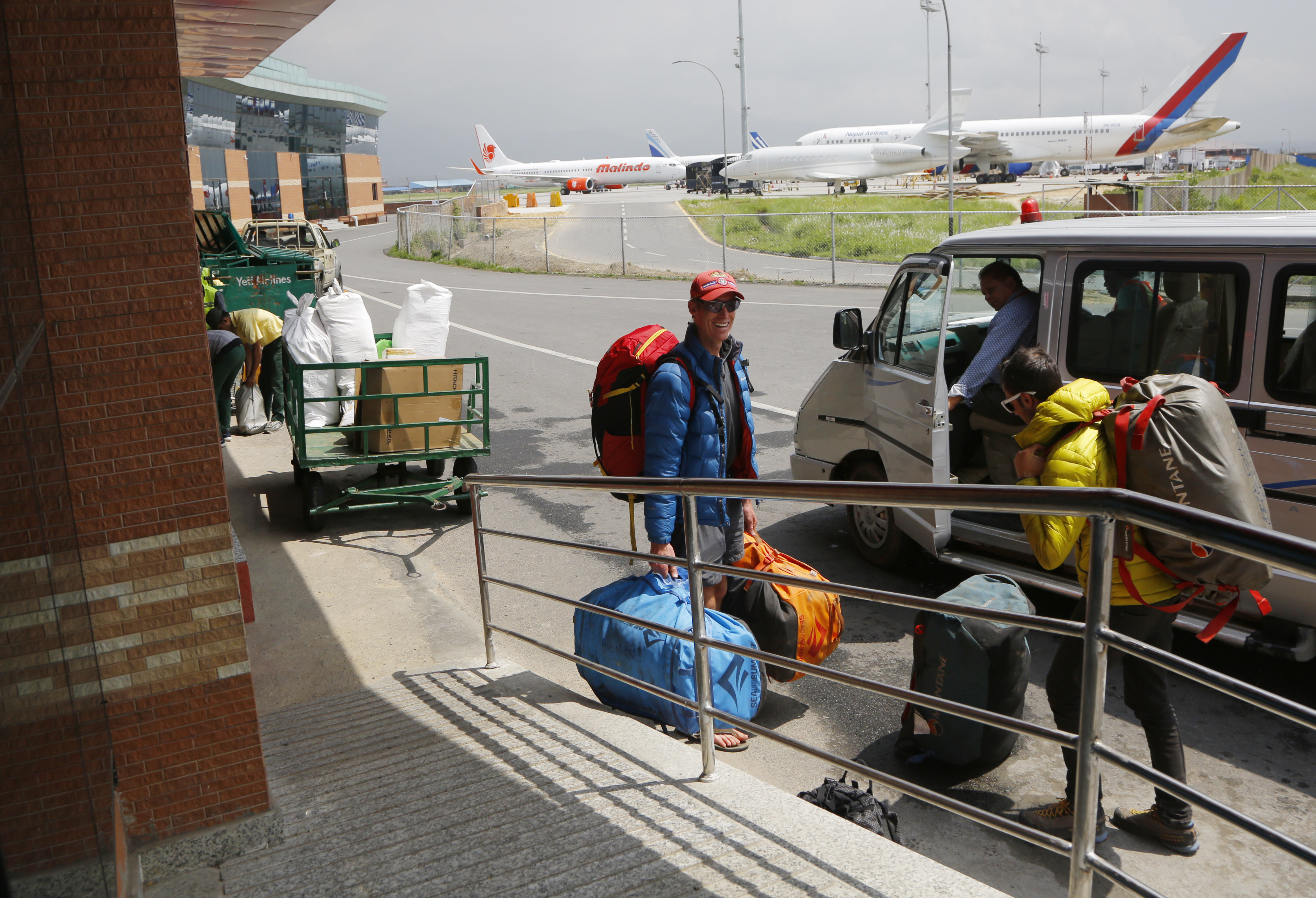 Fastest climber of 7 summits returns safely from Everest